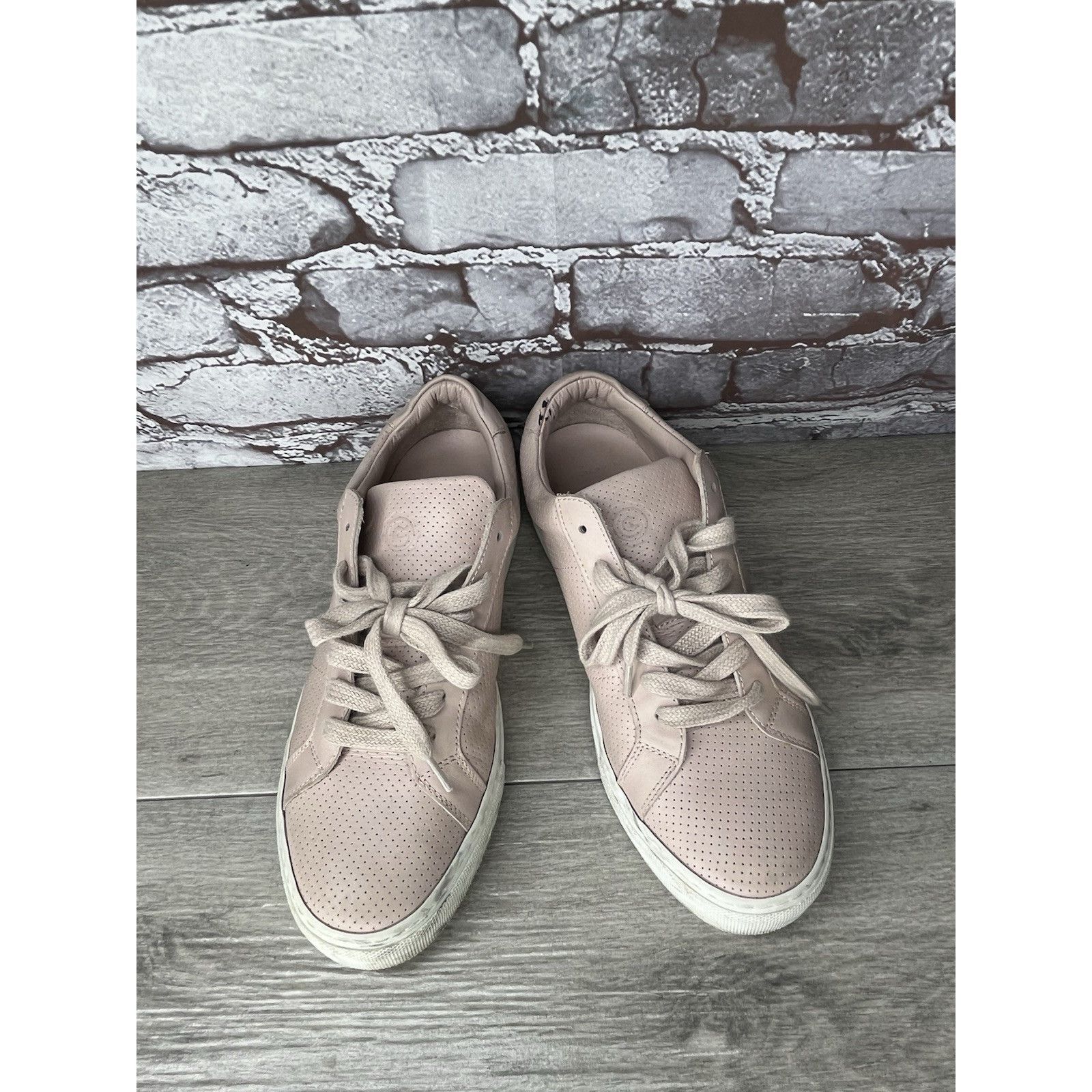 Greats GREATS The Royale Pink Perforated Leather Sneakers Shoes Wom Size US 8.5 / IT 38.5 - 10 Thumbnail