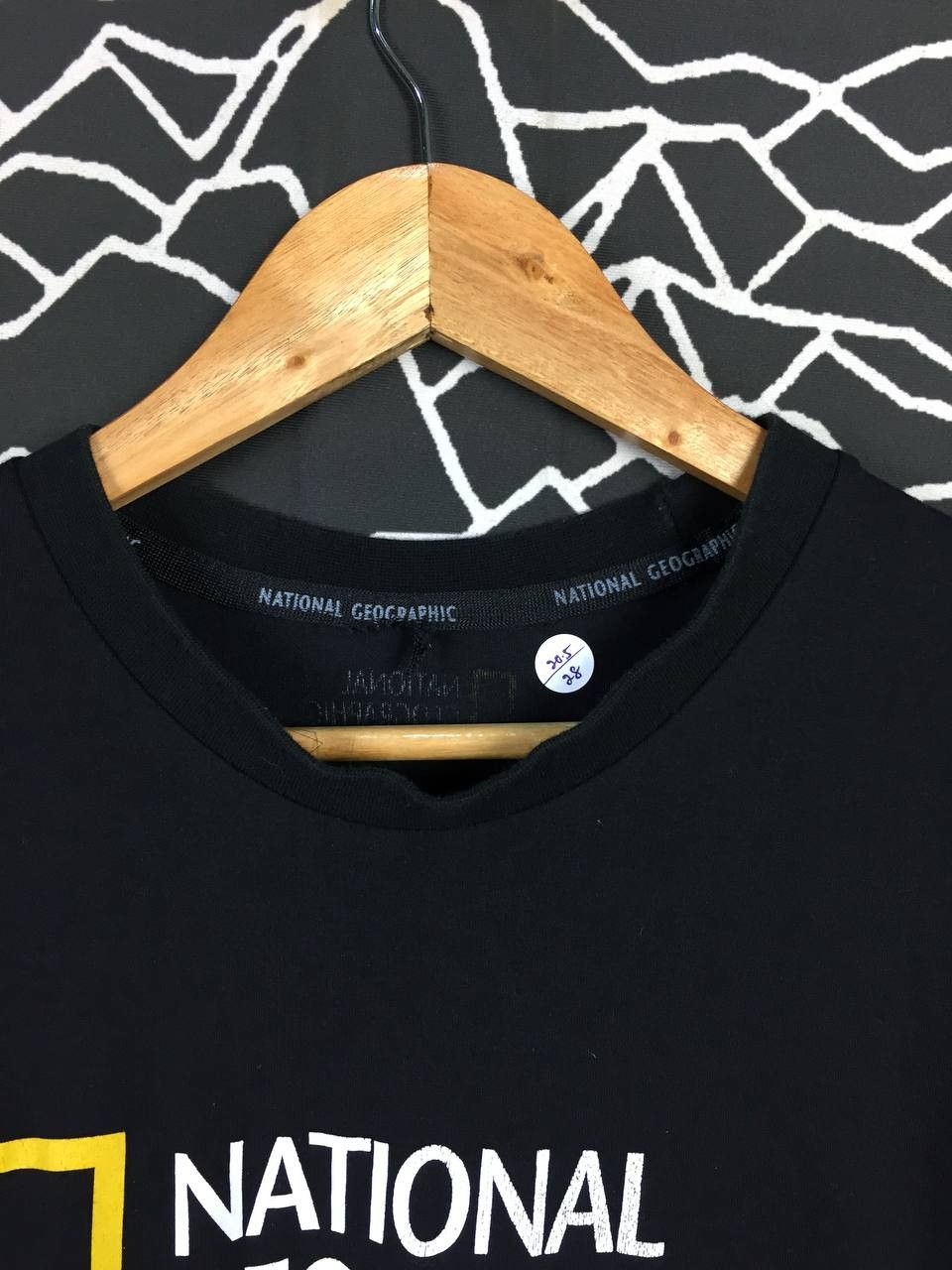 Vintage National Geographic Television Channel Big Logo Tee Size US M / EU 48-50 / 2 - 4 Thumbnail