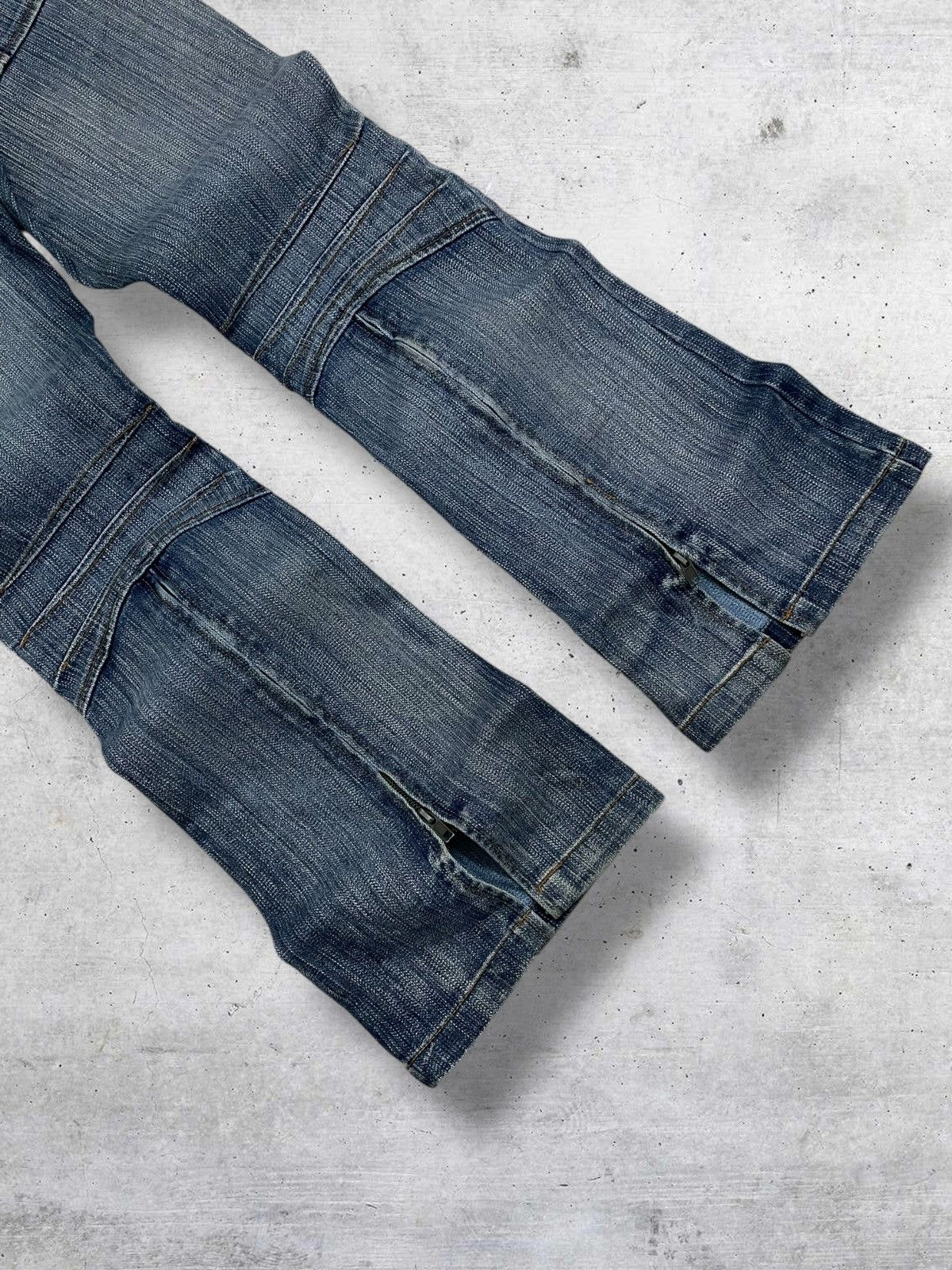 semanticdesign VINTAGE JAPAN FLARED ZIP PUNK STYLE CREST DENIM RARE 90S Size US 29 - 7 Thumbnail