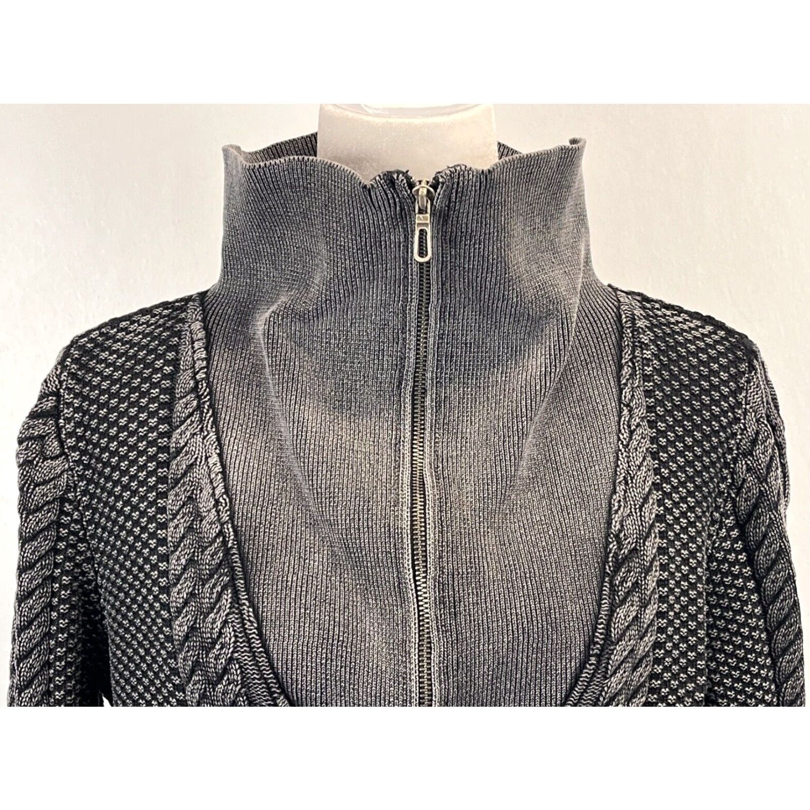 Soft Surroundings Soft Surroundings Sweater Sz L GUC 1/4 Zip Knit Grey Long Sleeve Regular Women Pullover Knit 1/4 Zip Size L Color Gray Size L / US 10 / IT 46 - 6 Thumbnail