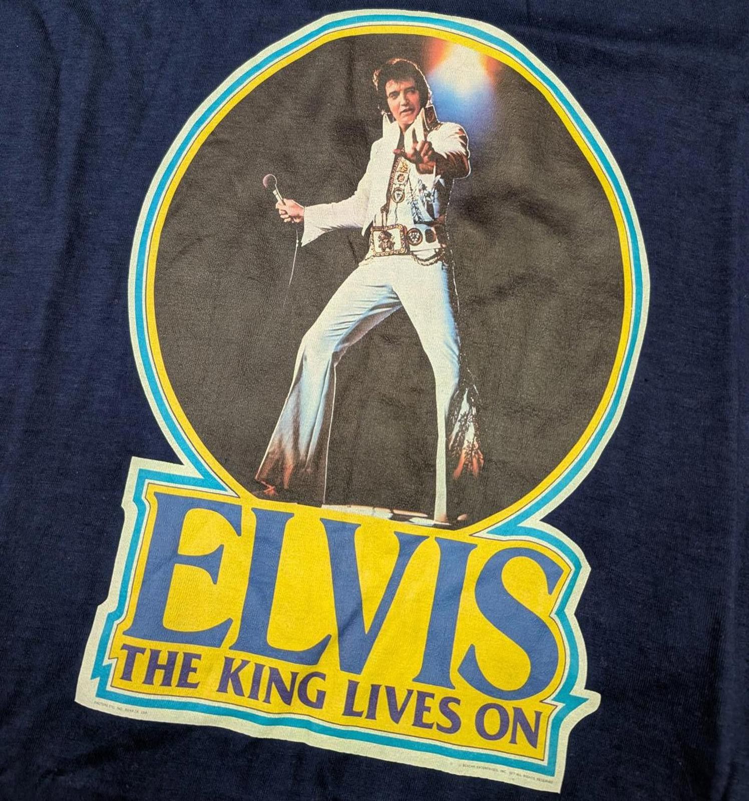 Vintage Vintage 1977 Elvis The King Lives On Memorial T-shirt Size US M / EU 48-50 / 2 - 2 Thumbnail
