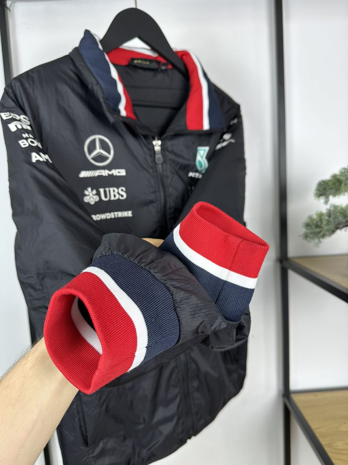 Mercedes-Benz Mercedes AMG Petronas Racing F1 jacket Team Formula 1 Benz S Size US S / EU 44-46 / 1 - 10 Thumbnail