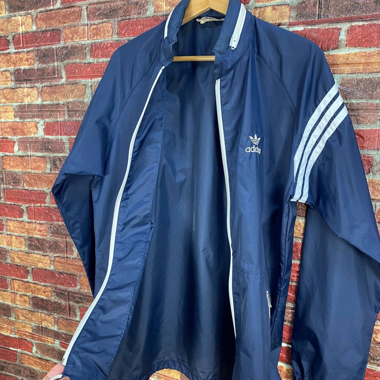 Vintage VINTAGE 90S ADIDAS CASUAL NYLONTHIN JACKET STRIPED Size US L / EU 52-54 / 3 - 4 Thumbnail