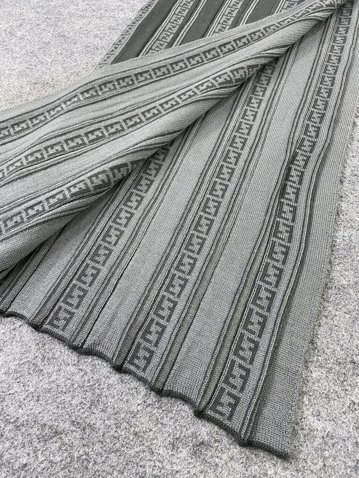 Fendi Fendi Scarf / Muffler / Neckwear - T1260 Size ONE SIZE - 6 Thumbnail
