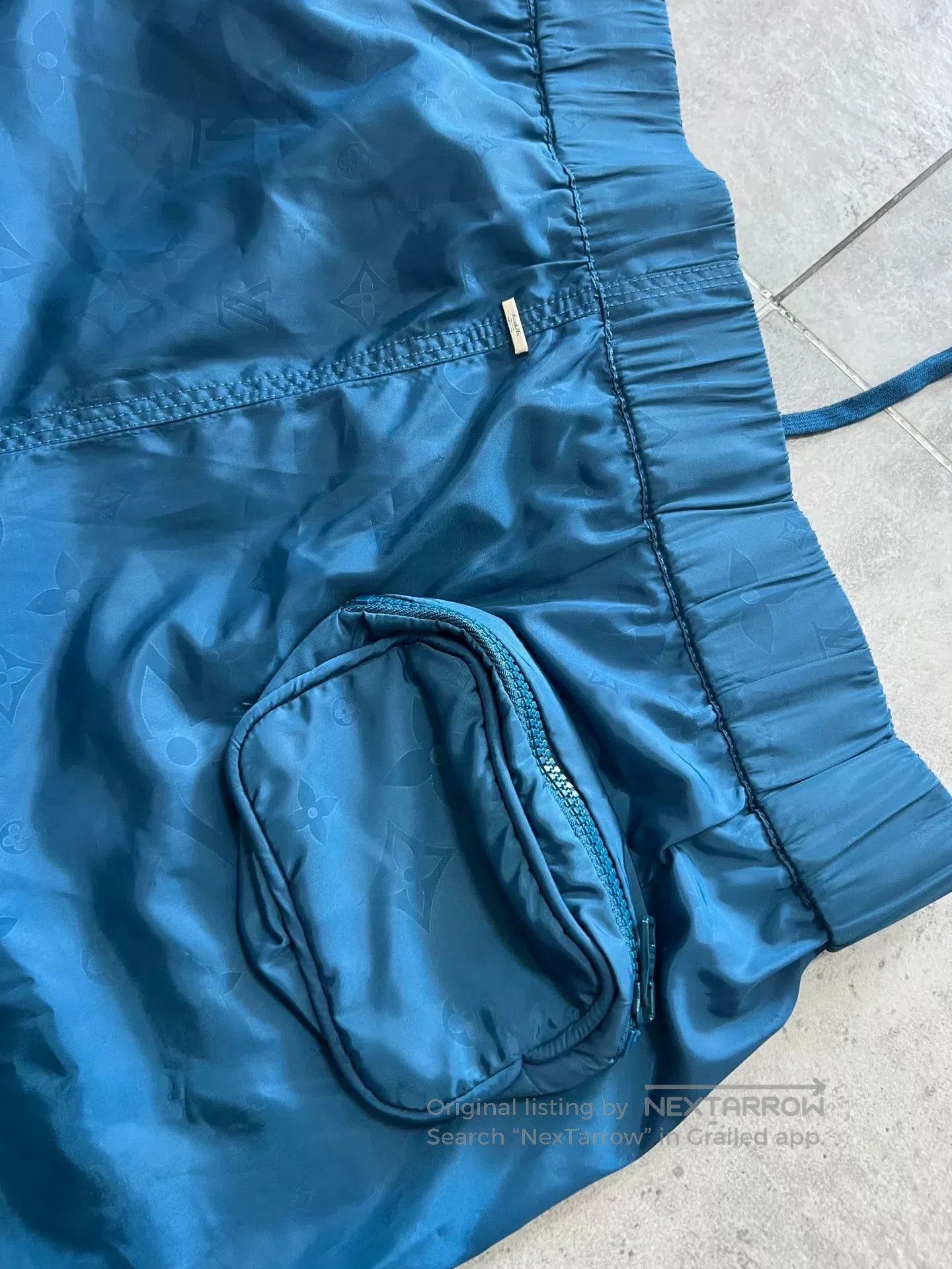 Louis Vuitton Louis Vuitton Logo 3D Beach Shorts. Size US 26 / EU 42 - 4 Thumbnail