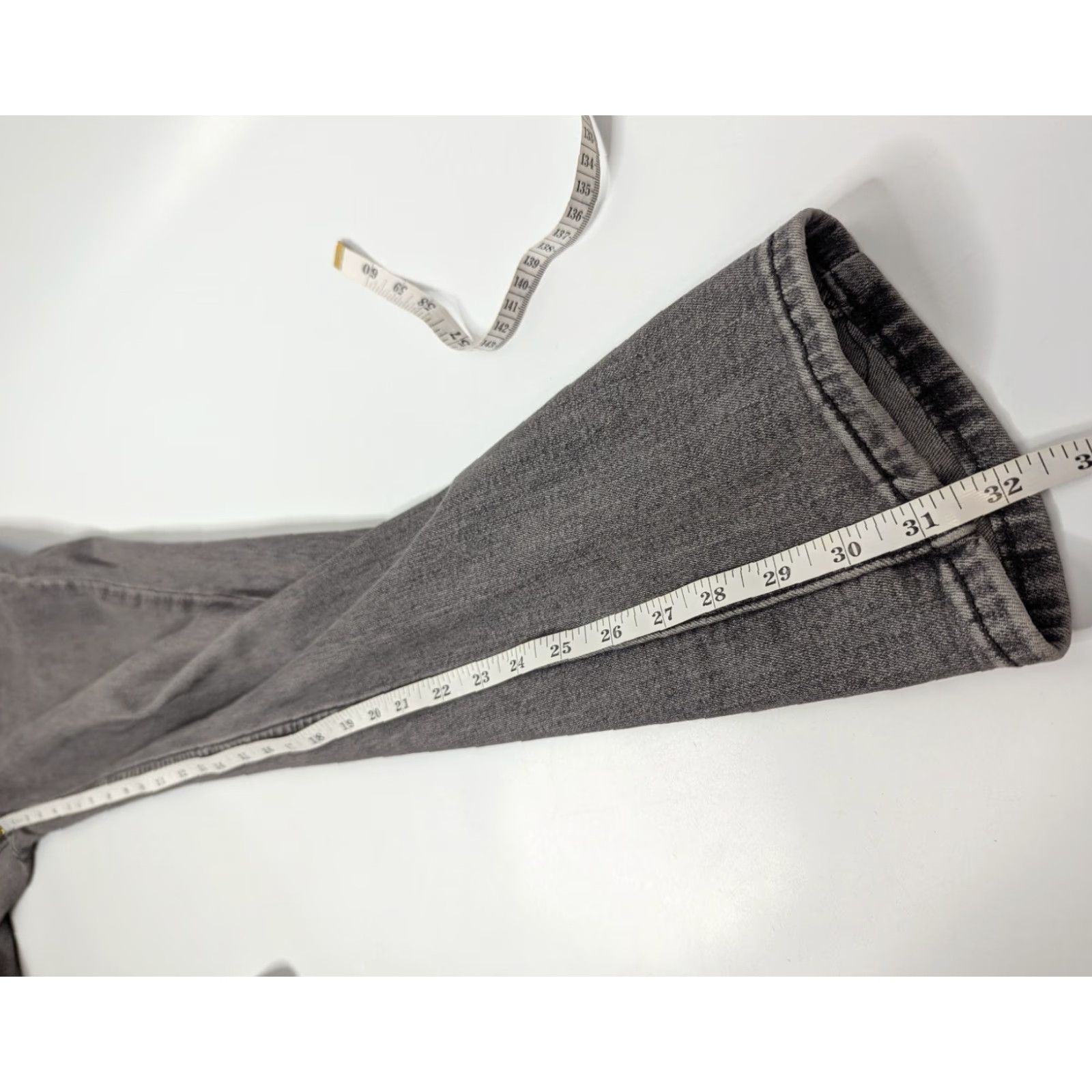 Levi's Levi's Levi's 511 Jeans Slim Gray Medium Wash Denim Mens 28x32 Regular Regular Slim 5-Pocket Modern Mens Jeans Size US 28 / EU 44 - 6 Thumbnail