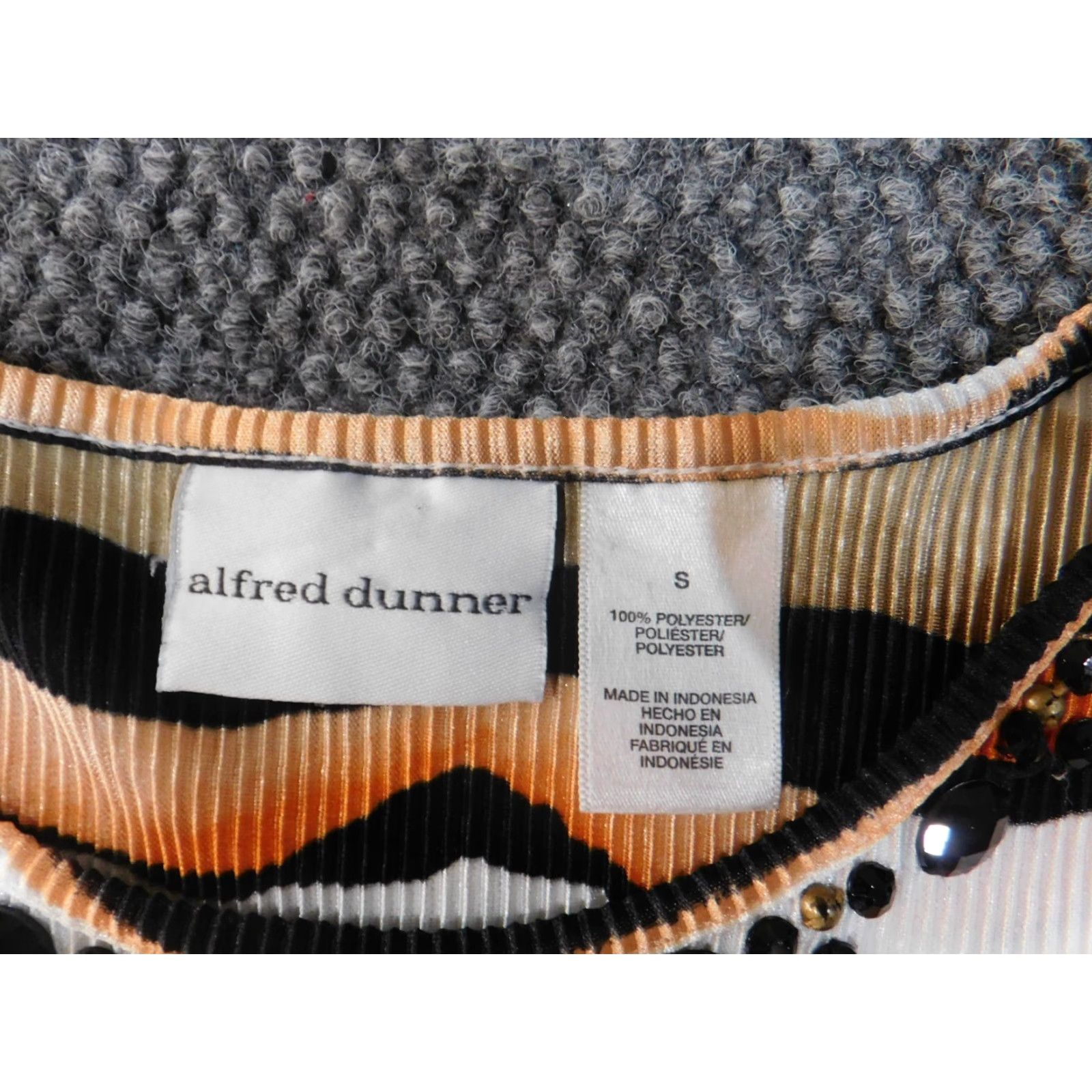 Vintage Alfred Dunner Blouse Shirt Women S Brown Geometric Beaded Polyester Knit Round Neck Short Sleeve Pullover Casual Beaded Size S / US 4 / IT 40 - 5 Thumbnail