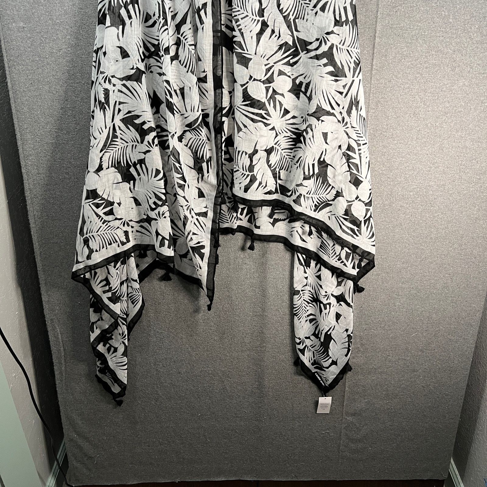 Lands' End Lands End Sarong Cover-Up WhiteBlack Palm Scarve, One Size Size ONE SIZE - 3 Thumbnail