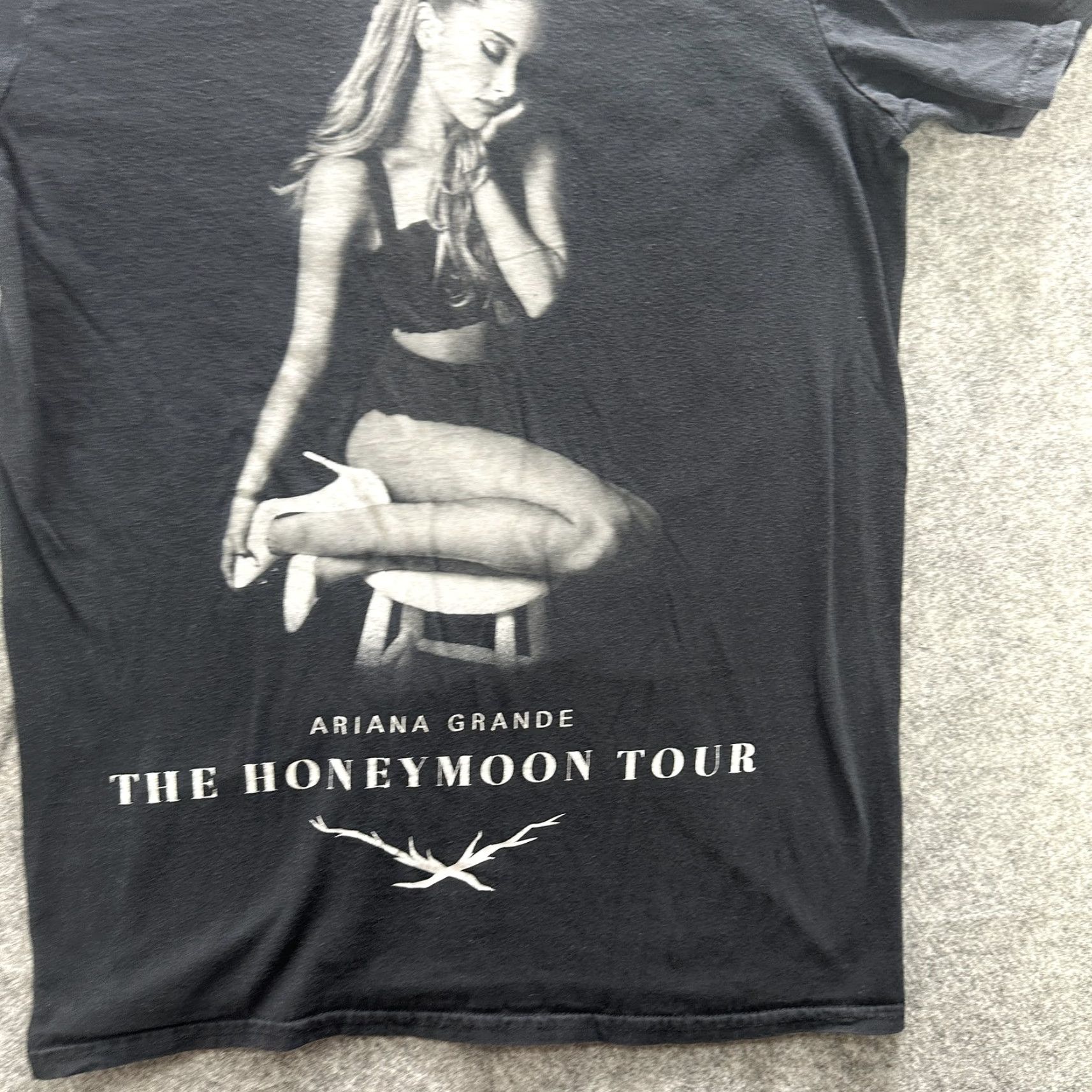 Vintage Ariana Grande Shirt Womens Small Black The Honeymoon Tour 2015 Concert Pop Music T-Shirt Short Sleeve Crew Neck Size S / US 4 / IT 40 - 4 Thumbnail