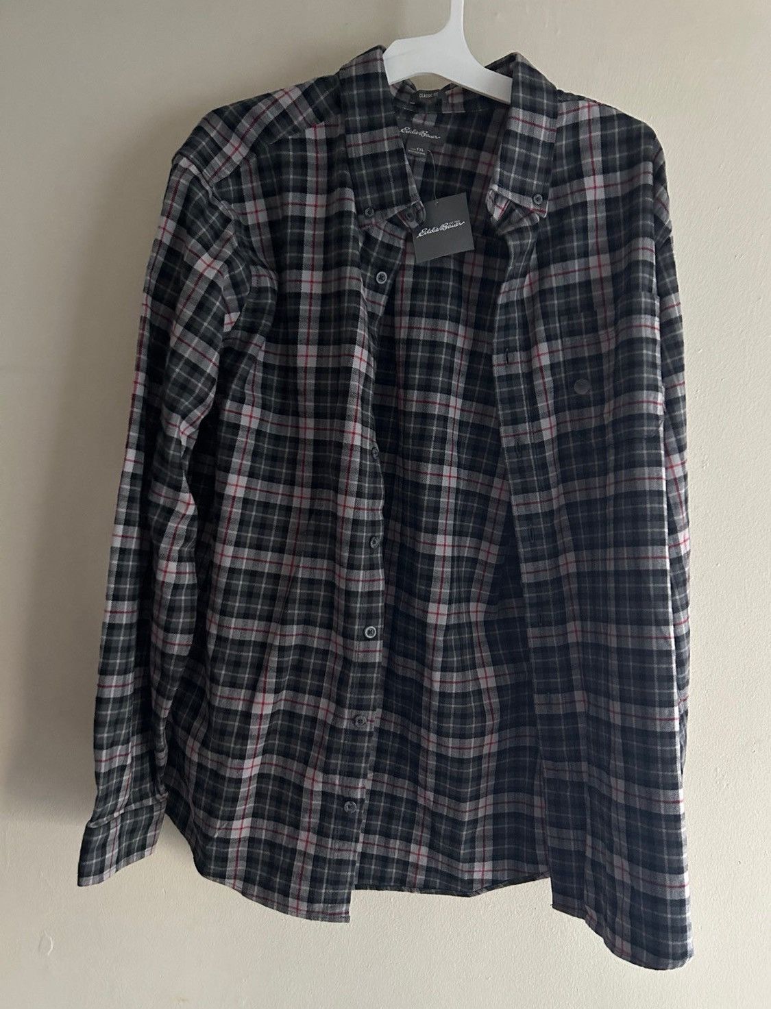 Eddie Bauer Men's Favorite Classic Fit Flannel Shirt - Soft Brushed Cotton Plaid Button-Down