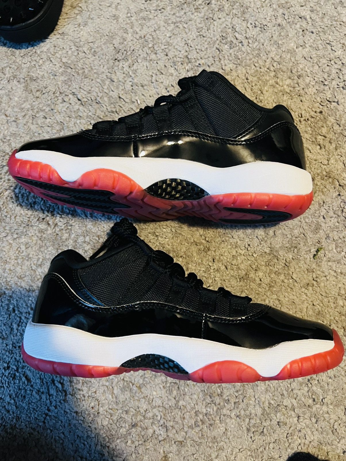 Jordan Brand Jordan 11’s bred (2025) Size US 5.5 / IT 35.5 - 3 Thumbnail