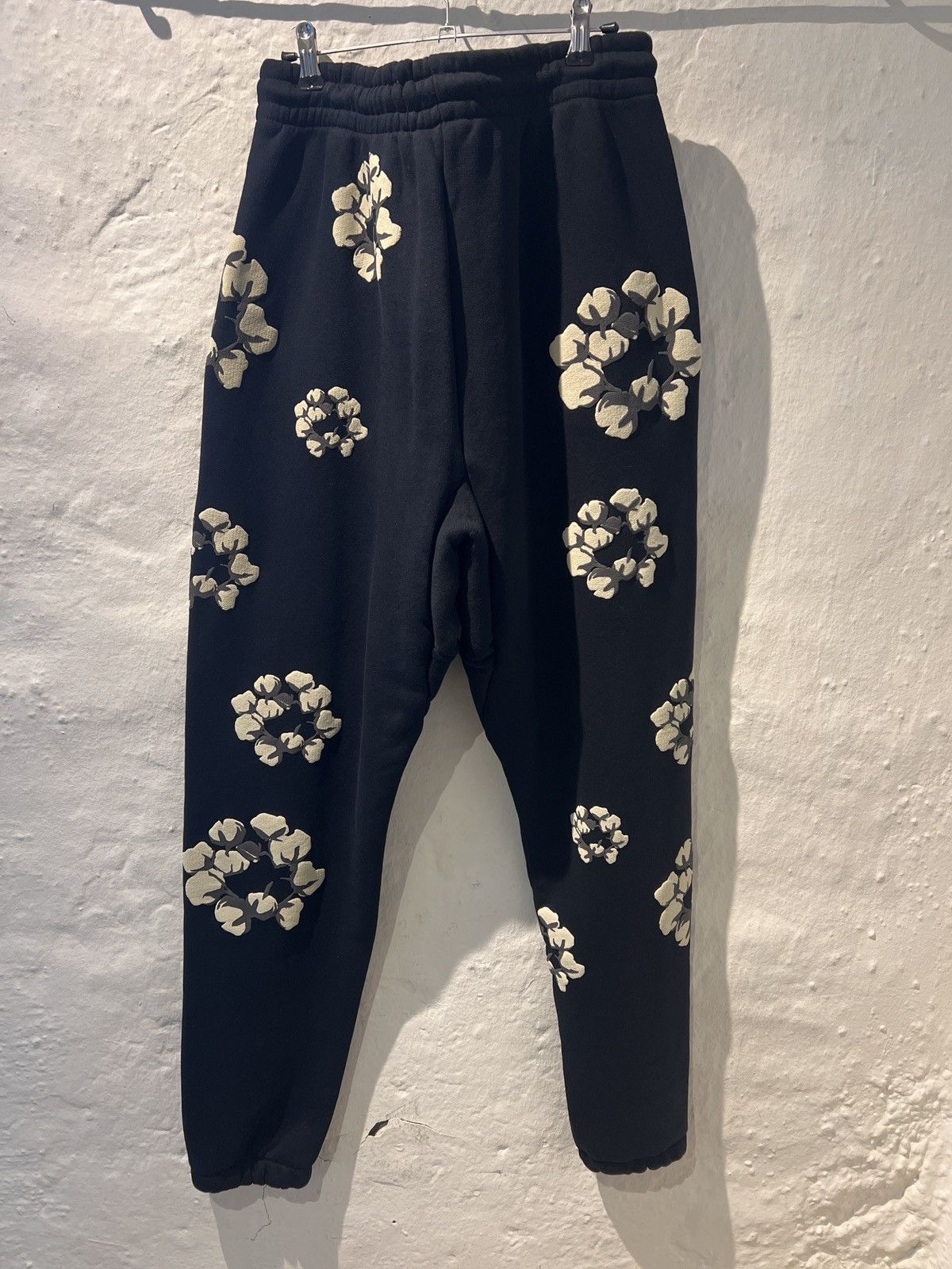 DENIM TEARS Denim Tears x CPFM Cactus Tears Wreath Sweatpant Size US 32 / EU 48 - 7 Thumbnail