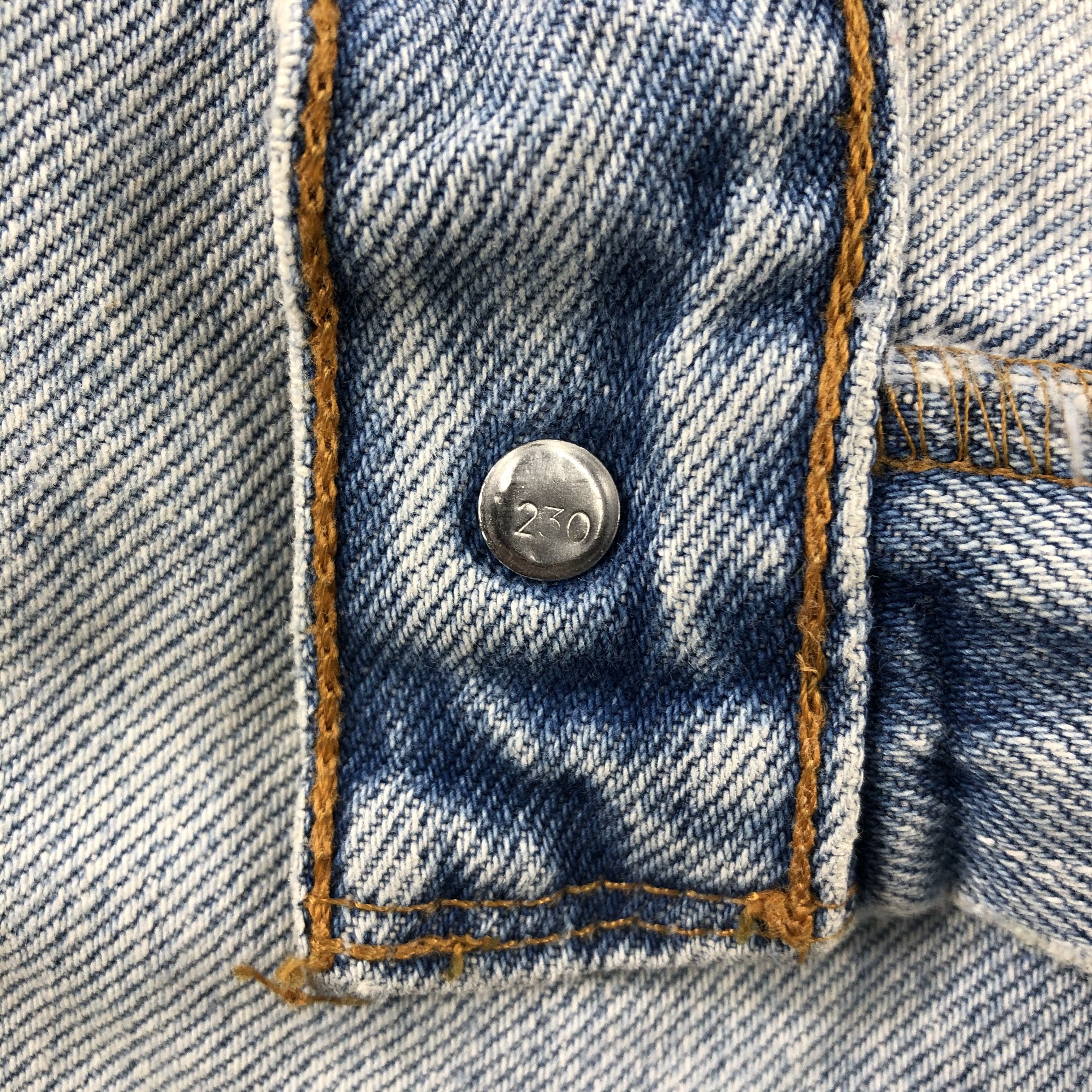 Levi's Vintage Levis 560 Jeans Medium Wash Denim KJ577 Size US 34 / EU 50 - 9 Thumbnail
