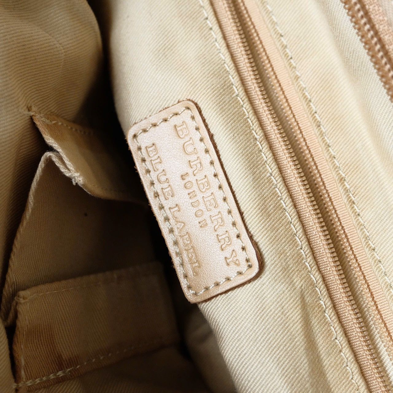 Burberry Burberry Nova Check Handbag Size ONE SIZE - 9 Thumbnail