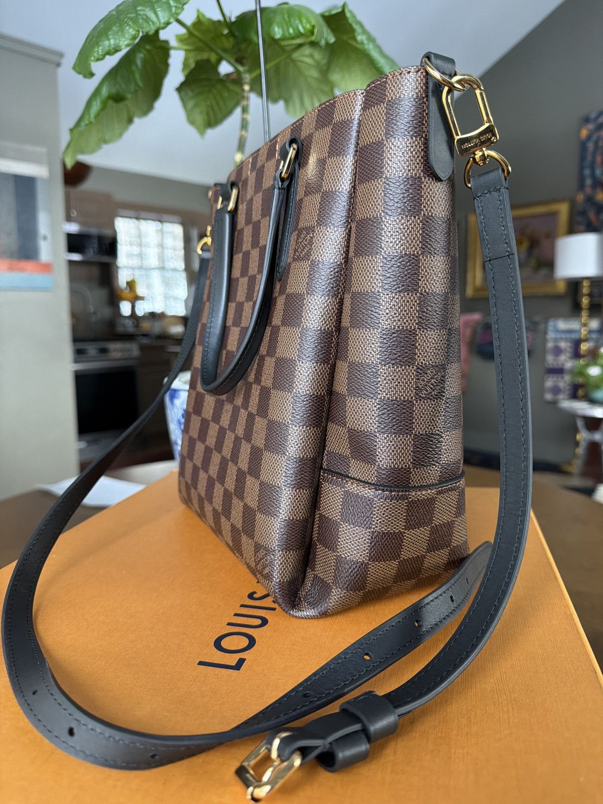 Louis Vuitton LV New Tote Size ONE SIZE - 7 Thumbnail