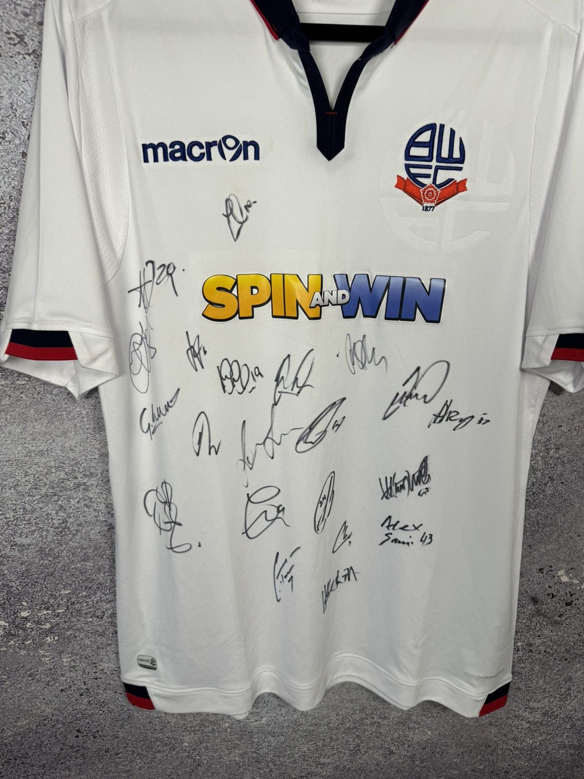 Macron × Vintage Vintage Bolton Wanderers 2016/17 Macron Soccer Jersey Size US XL / EU 56 / 4 - 4 Thumbnail