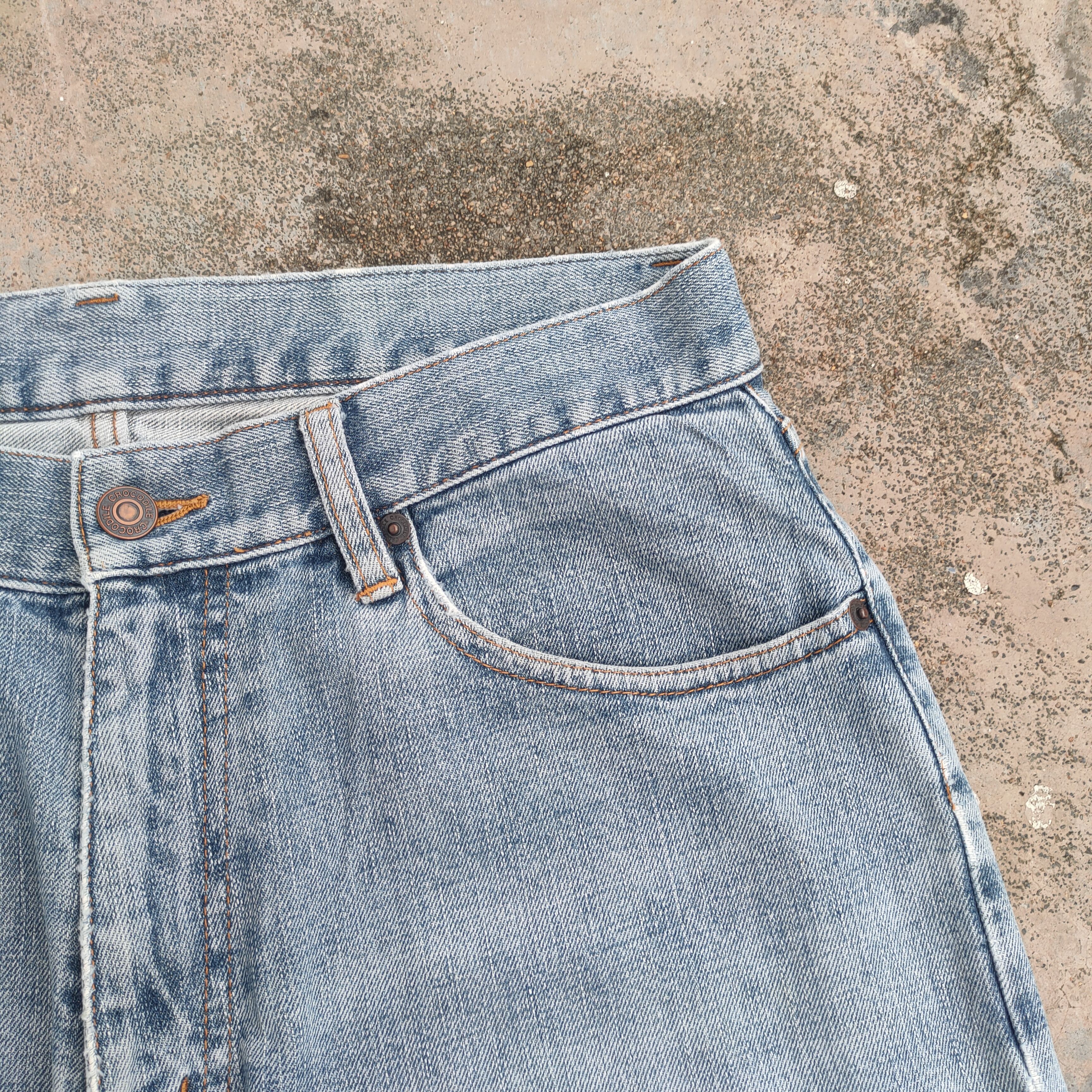 Crocs VINTAGE CROCODILE FADED JEANS DENIM PANTS Size US 32 / EU 48 - 6 Thumbnail
