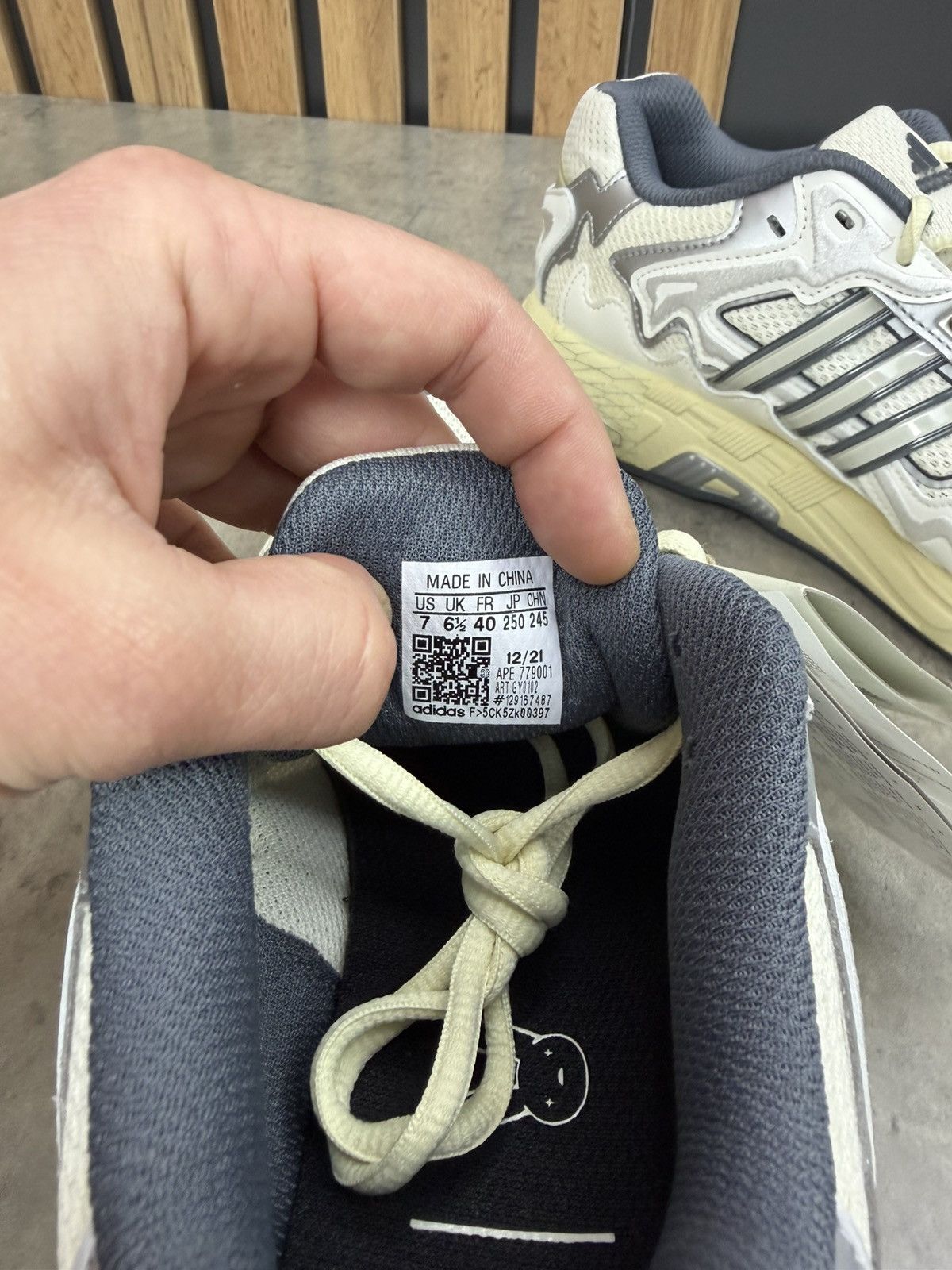 Adidas Bad Bunny x Adidas Responce CL White Size US 7 Size US 7 / EU 40 - 9 Thumbnail