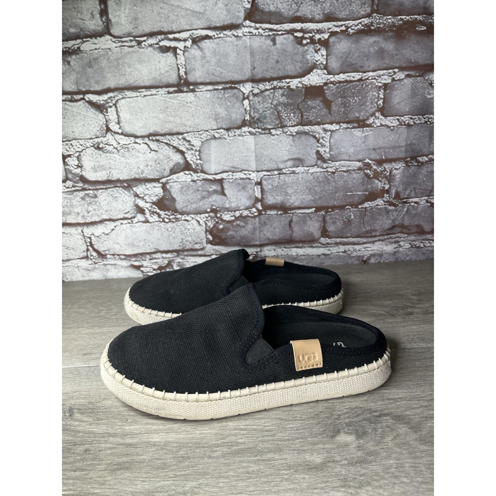 Ugg Ugg Black Delu Sneakers Canvas Slip On Mules Shoes Women’s S Size US 6 / IT 36 - 1 Thumbnail