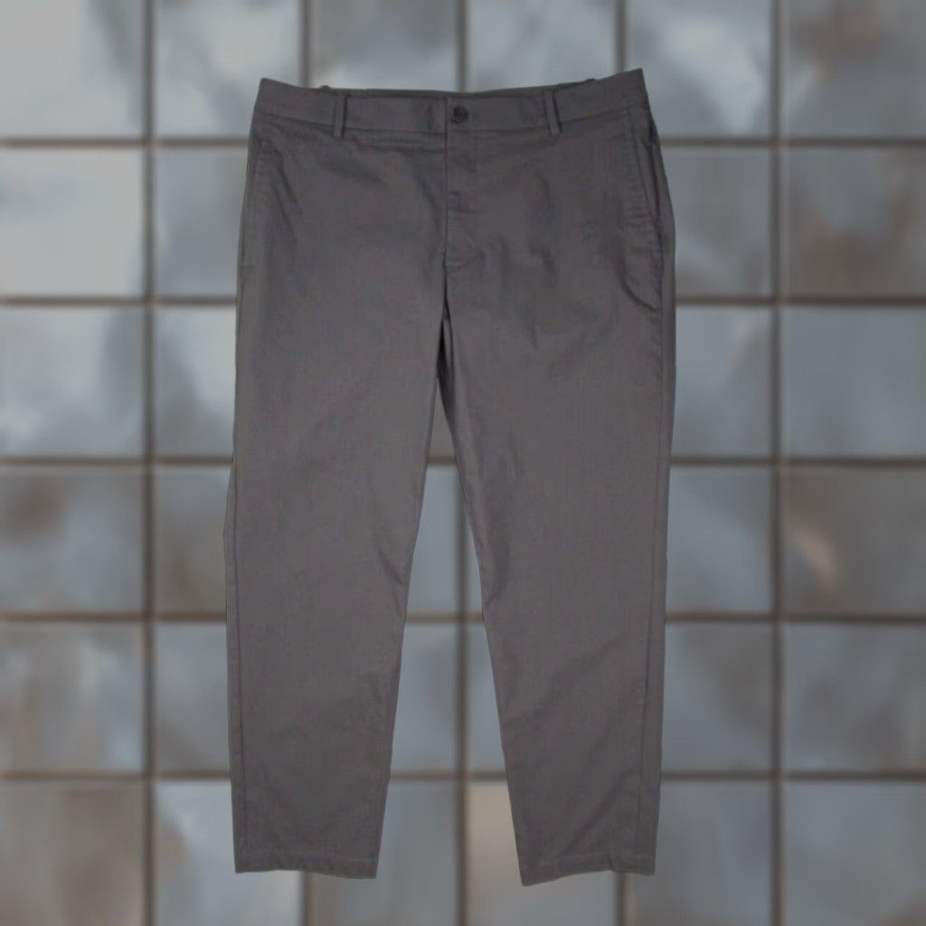 Vintage KIT AND ACE Men’s Slim Chino Pants 36 Gray Slim Fit Travel Performance 36x29 Regular Inseam Gray Logo Pockets Zipper Size US 36 / EU 52 - 1 Thumbnail
