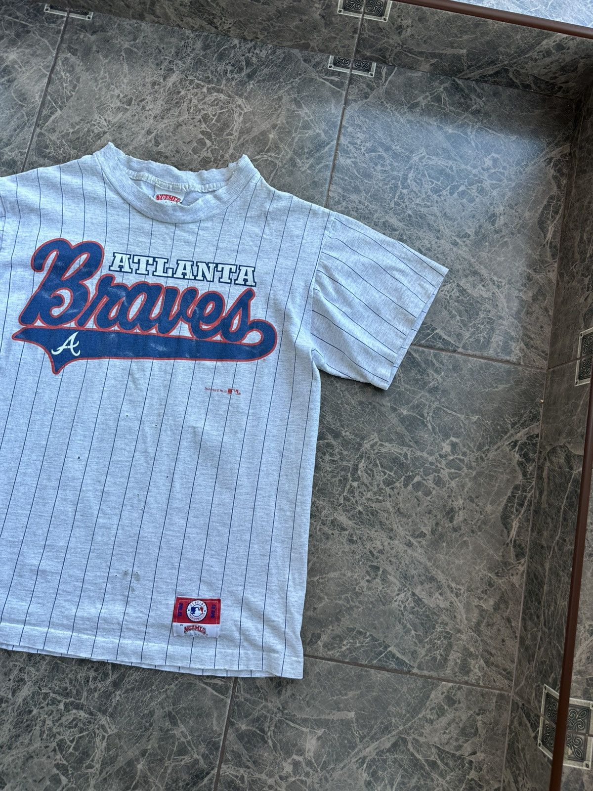 Nutmeg Vintage 90s Nutmeg Mills Atlanta Braves MLB T-Shirt USA Size US S / EU 44-46 / 1 - 2 Thumbnail