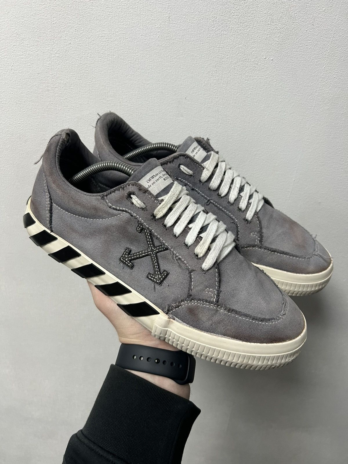 Off-White Off-White Vulcanized Suede Luxury Gray Sneakers EU43 Shoes Size US 10 / EU 43 - 1 Thumbnail