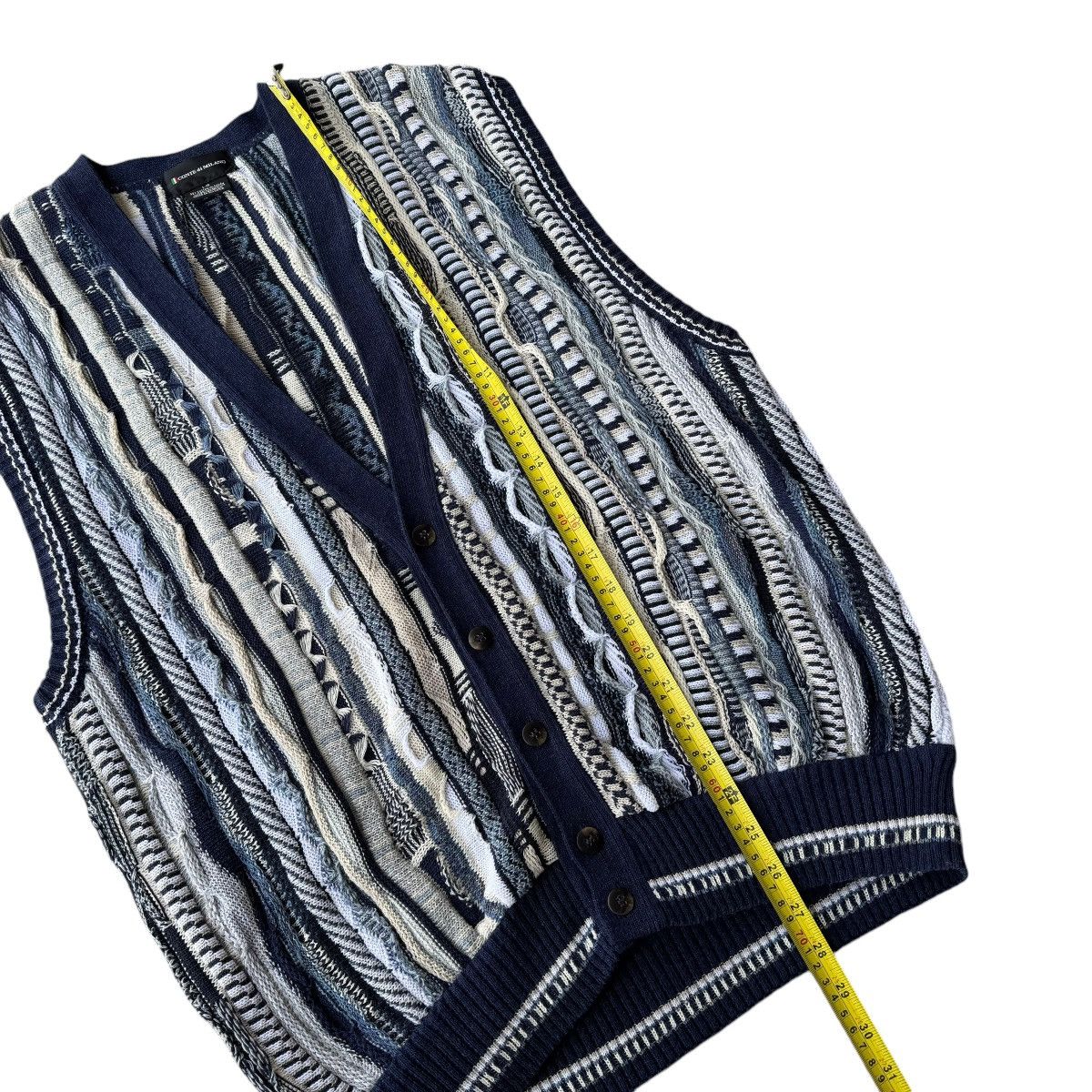 Coogi × Vintage Conte di Milano Vintage 3D Cable Knit Coogi 90s Vest Sweater Size US L / EU 52-54 / 3 - 7 Thumbnail