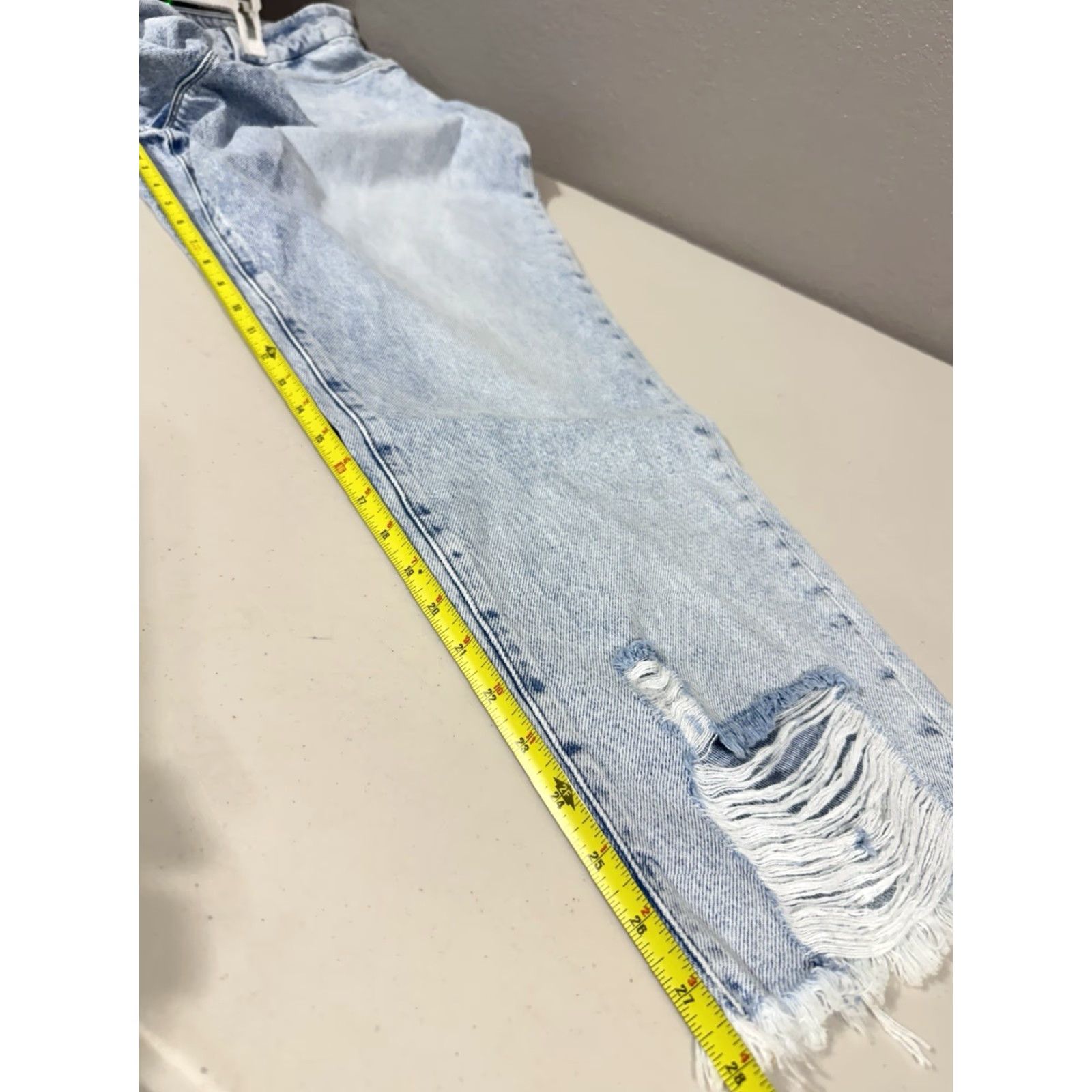 Good American Good American Jeans Womens 16 Light Blue Distressed Raw Hem Ankle Jeans Distressed Raw Hem 16 Blue Womens Jeans Size 38" / US 16 / IT 52 - 3 Thumbnail
