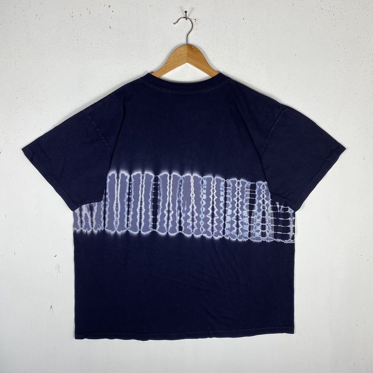 Vintage VINTAGE 90's BEAR SURFBOARDS NAVY TYE DYE SURFING TEE Size US XL / EU 56 / 4 - 6 Thumbnail