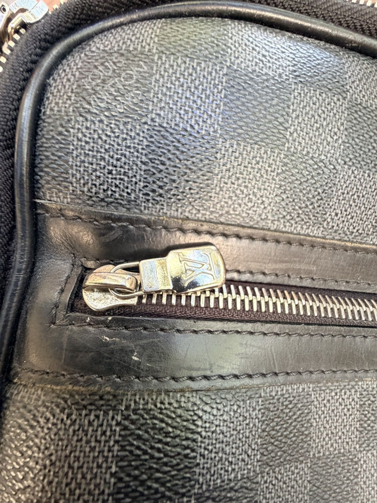 Louis Vuitton Louis Vuitton Damier Graphite Laptop Case Business Portfolio Size ONE SIZE - 4 Thumbnail