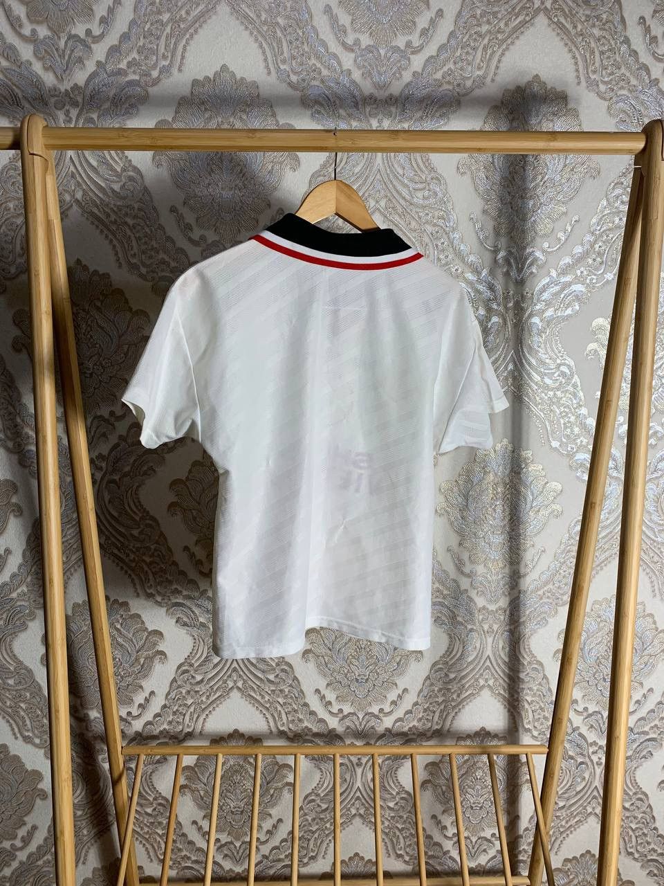 Umbro VERY RARE UMBRO FC MANCHESTER UNITED ENGLAND SOCCER JERSEY Size US XS / EU 42 / 0 - 13 Thumbnail
