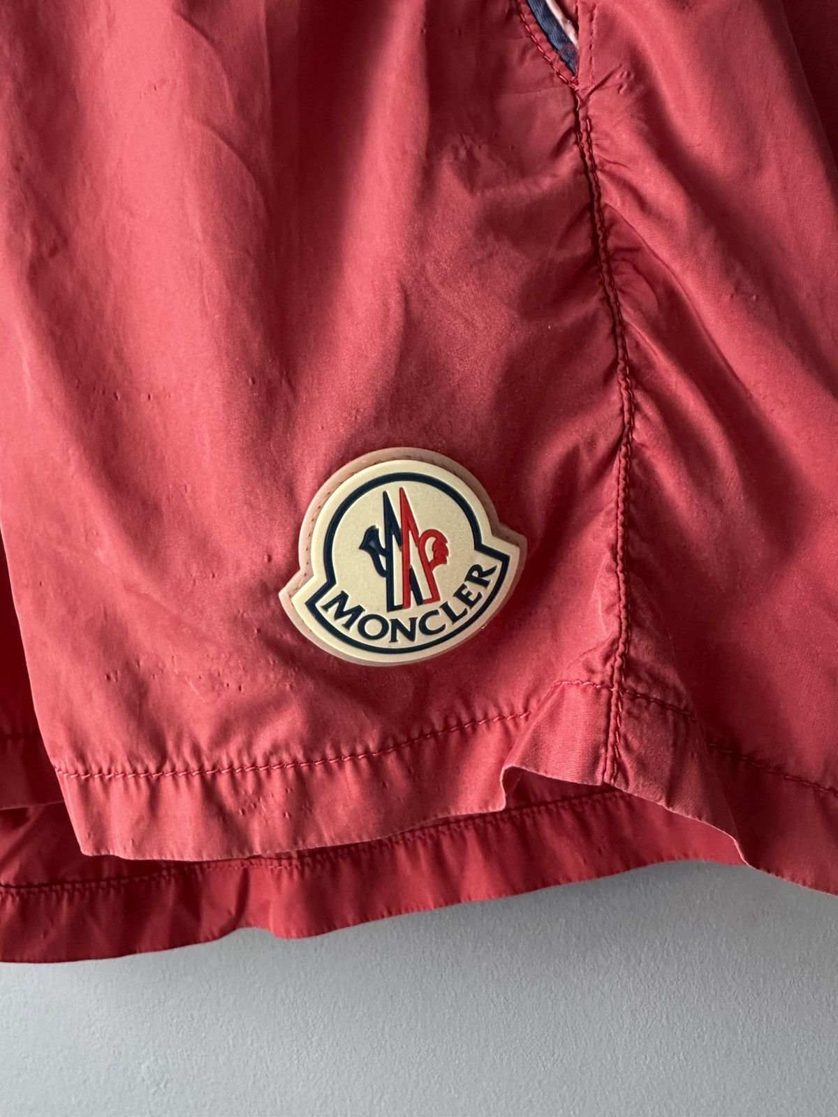 Moncler Moncler swimshorts swimwear faded red worn rubber logo Size US 32 / EU 48 - 3 Thumbnail