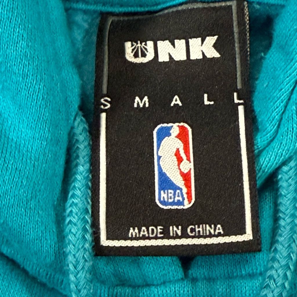 47 Brand UNK Men’s Small Charlotte Hornets Hoodie (loose stitching) Size US S / EU 44-46 / 1 - 9 Thumbnail