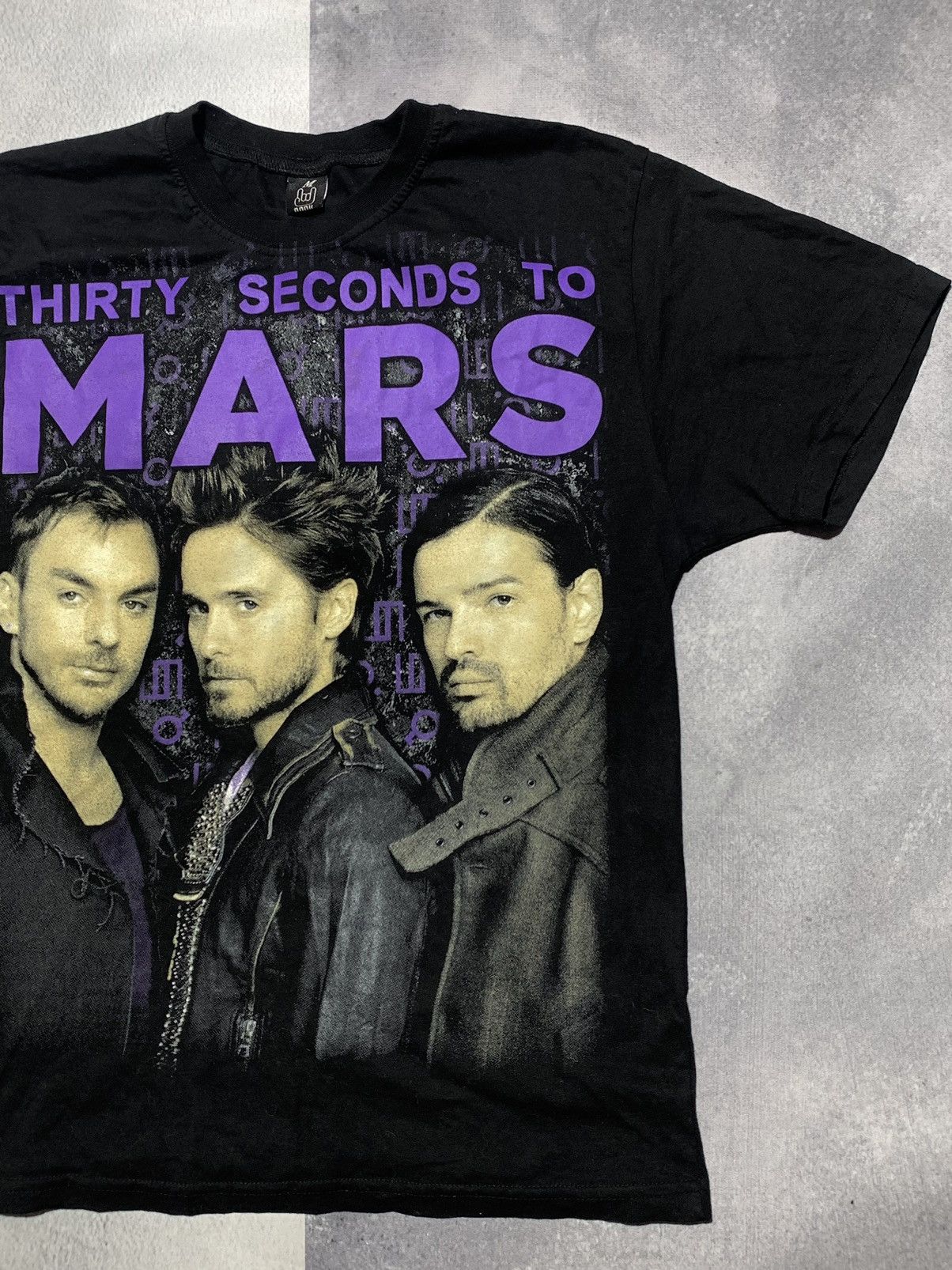 Band Tees × Vintage Vintage Y2K Thirty Seconds To Mars band tee Big Logo size M Size US M / EU 48-50 / 2 - 3 Thumbnail