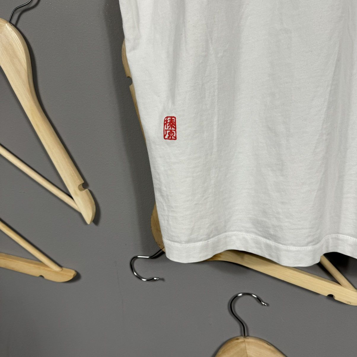 Japanese Brand × Uniqlo UNIQLO UT Hokusai M Pink Gradient Mount Fuji Graphic T-Shirt Size US M / EU 48-50 / 2 - 6 Thumbnail