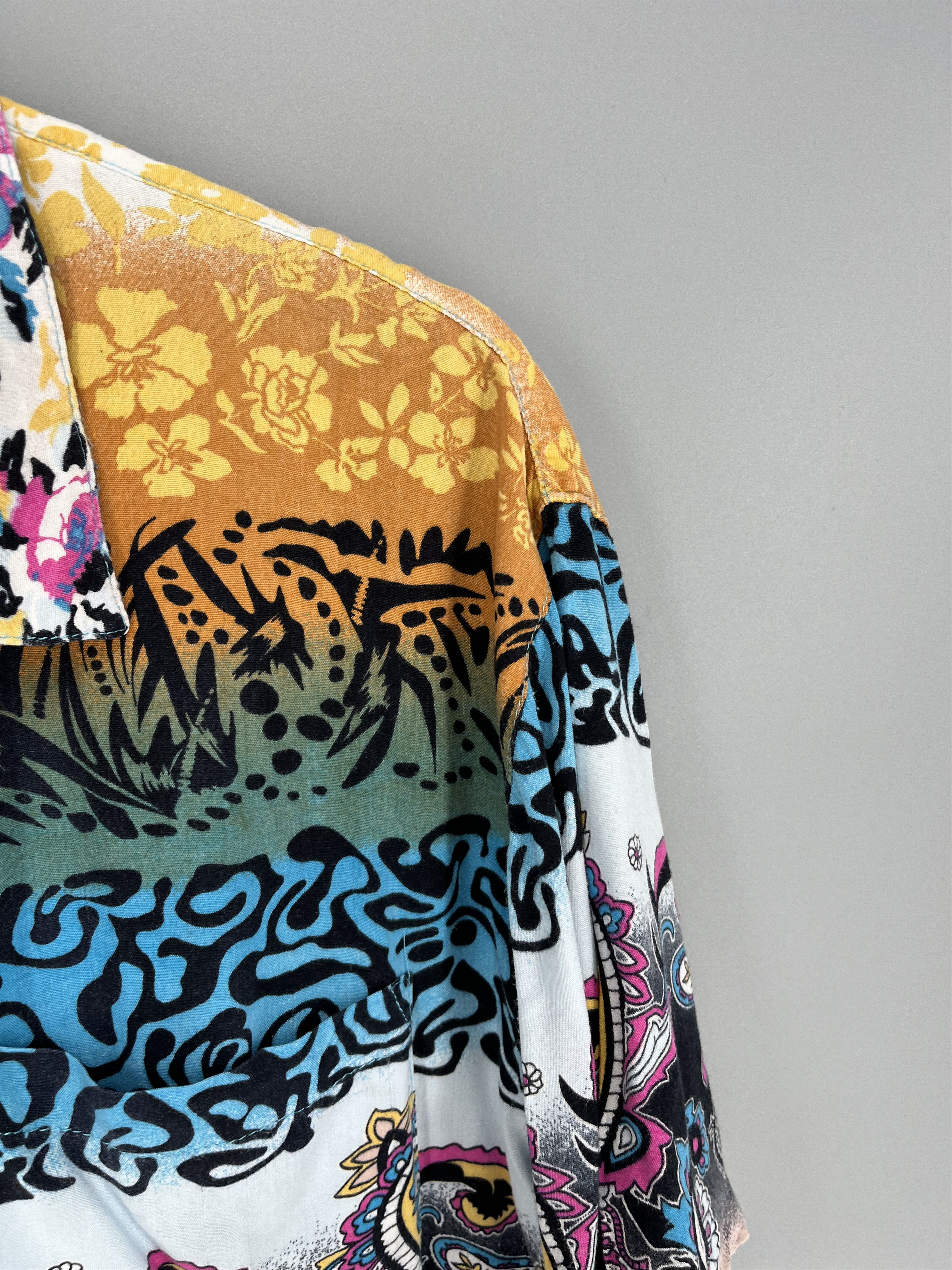 Vintage Vintage Y2K STREETWEAR Art Streetwear Hawaiian Travis Scott Size US XL / EU 56 / 4 - 8 Thumbnail