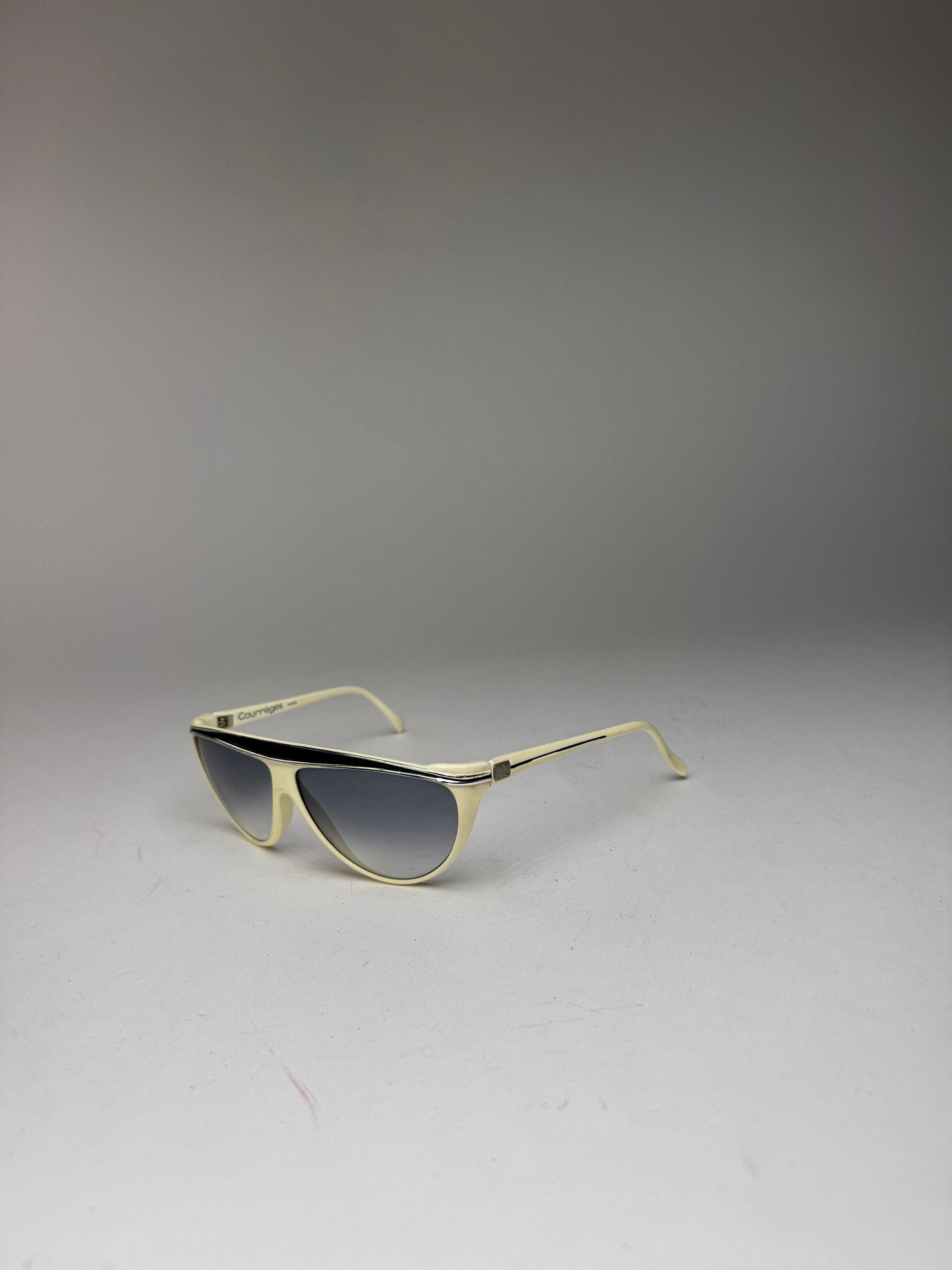 Courreges Vintage Sunglasses White silver Size ONE SIZE - 1 Thumbnail