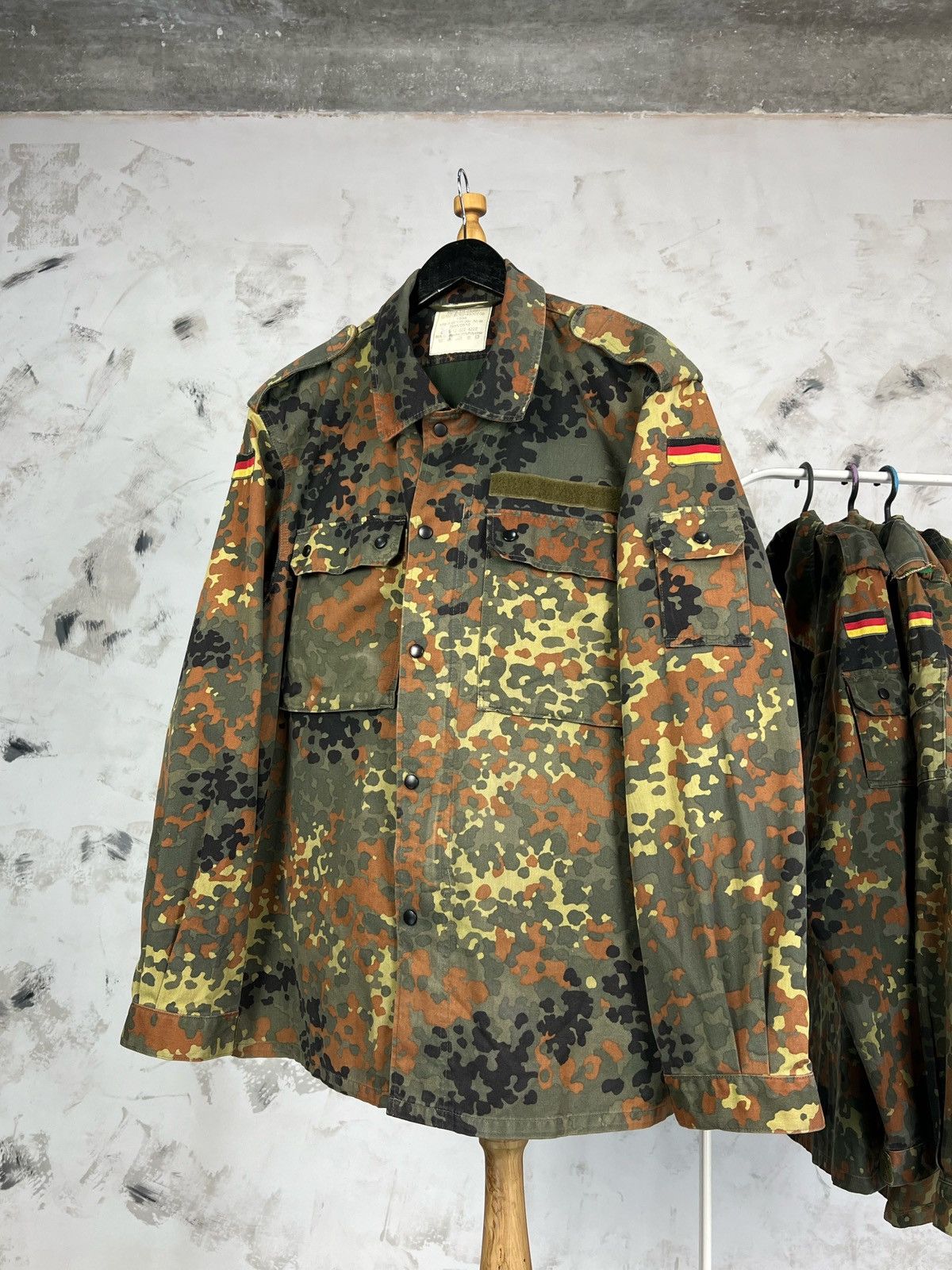 Vintage Vintage 1998 Germany Army Camo Shirt Jacket Size M - L Size US M / EU 48-50 / 2 - 1 Thumbnail