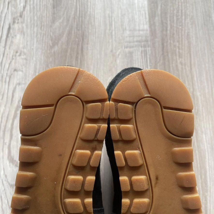Nike NIKE • WMNS MD Runner 2 SE "Black Gum" (6.5M) Size US 6.5 / EU 39-40 - 11 Thumbnail