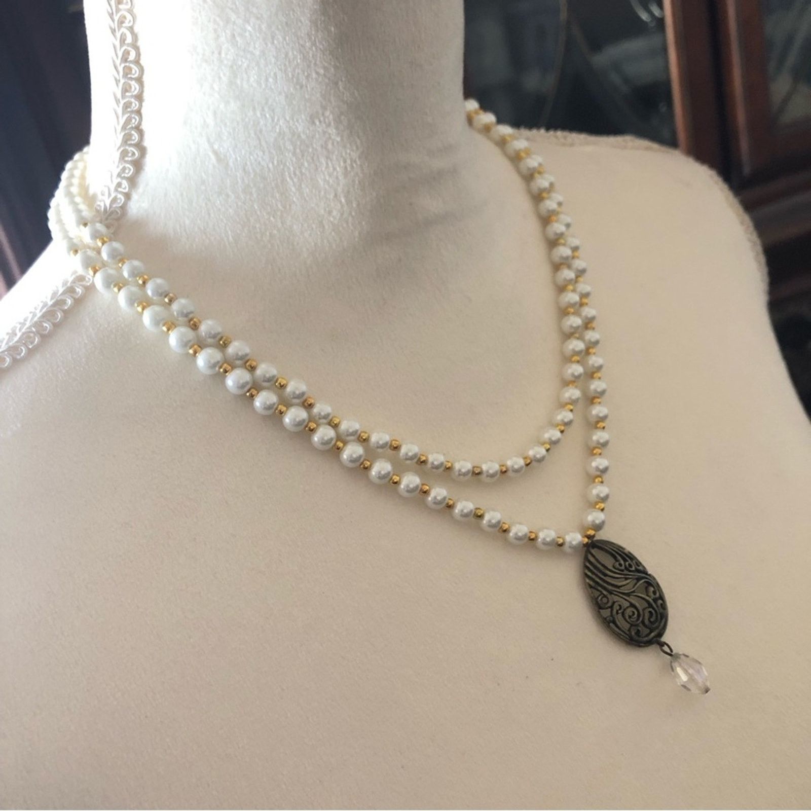 Handmade Handcrafted white Pearl genuine almandine garnet necklace Size ONE SIZE - 3 Thumbnail
