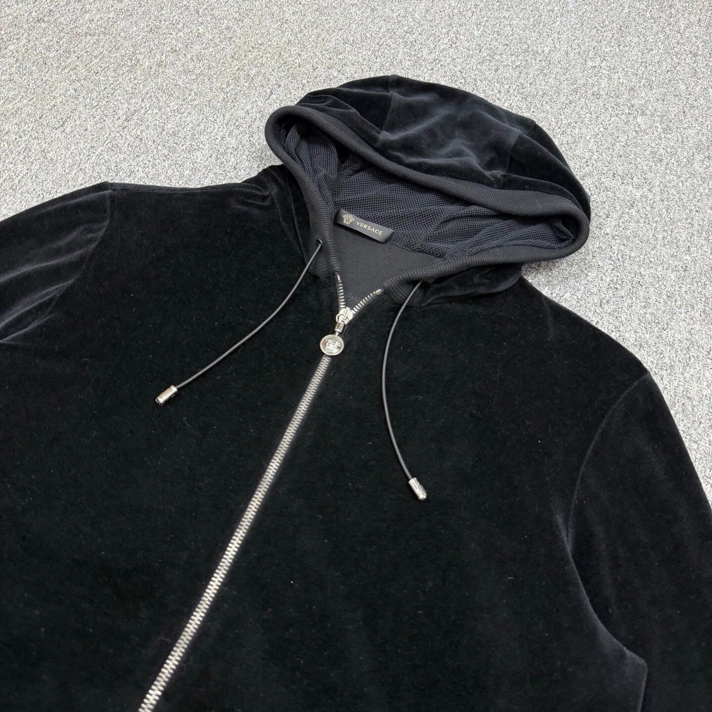 Versace Versace black velvet back leather Medusa zipper M 95new Size M / US 6-8 / IT 42-44 - 3 Thumbnail