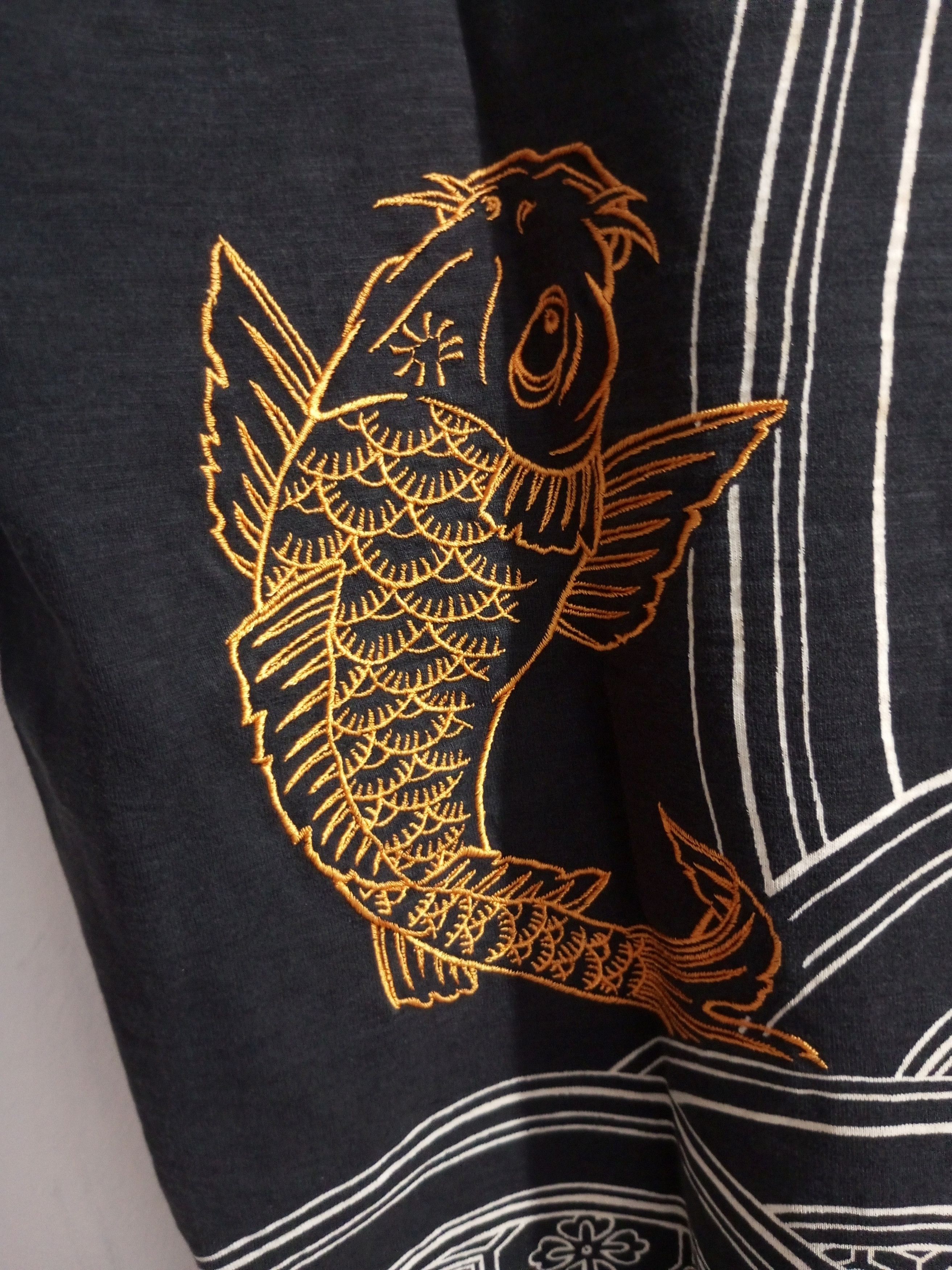 Karakuri Tamashii Vintage sukajan Embroidery koi sun fadded tee Size US L / EU 52-54 / 3 - 7 Thumbnail