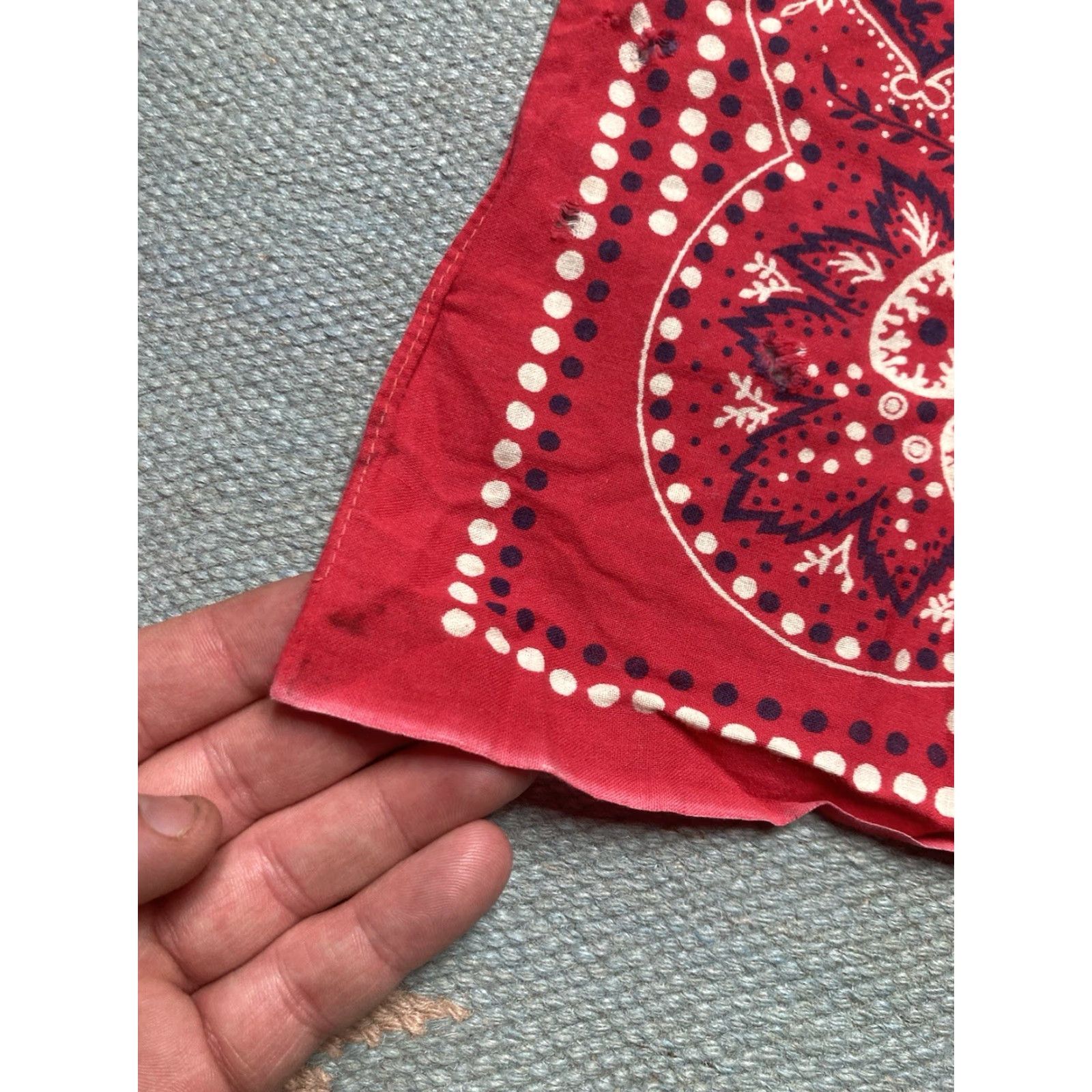 Vintage VINTAGE Elephant Bandana Trunk Down Red Handkerchief Dots Selvedge Cowboy Worn Size ONE SIZE - 3 Thumbnail
