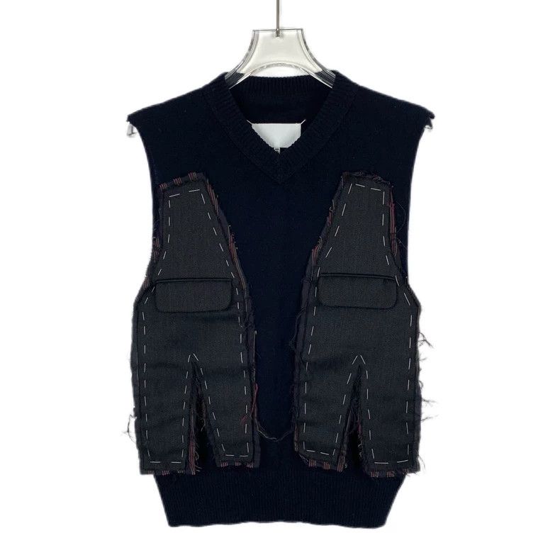 Maison Margiela Maison Margiela Dark blue V-neck sheep wool knitted vest 25 Size US S / EU 44-46 / 1 - 1 Thumbnail