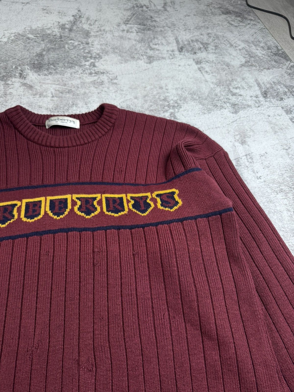 Burberry Burberrys London Vintage Men’s Large Wool Red Spellout Knited Sweater Pullover Size US L / EU 52-54 / 3 - 8 Thumbnail