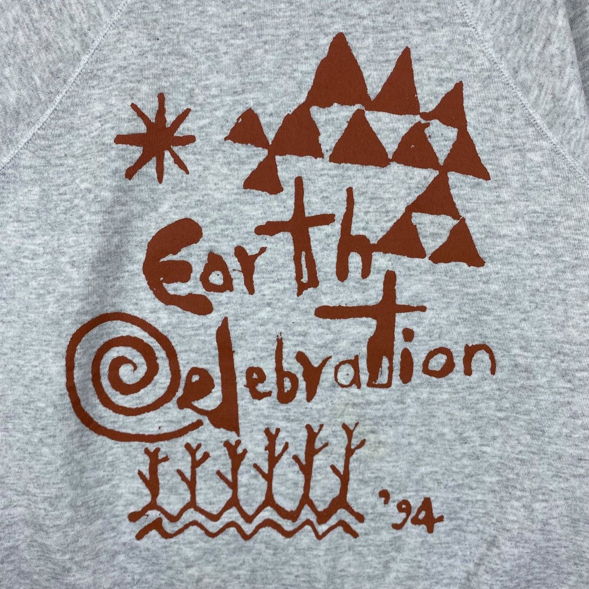 Vintage Vintage 90's EARTH CELEBRATION Graphic Crewneck Sweatshirt Size US M / EU 48-50 / 2 - 2 Thumbnail