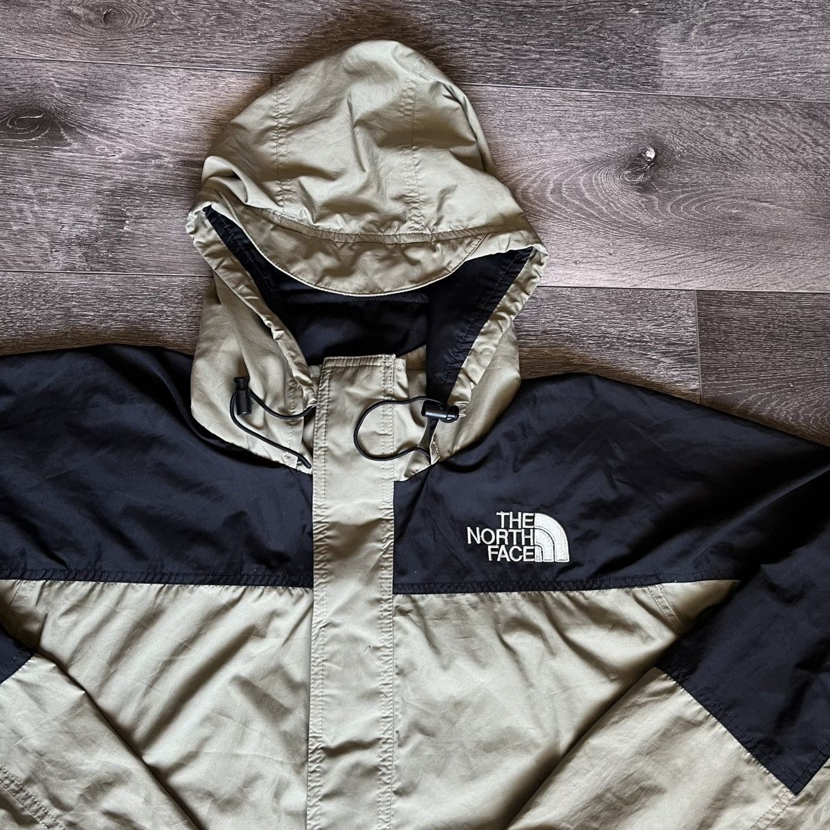 The North Face Vintage 1990s The North Face Shell Windbreaker Hooded Jacket Size US L / EU 52-54 / 3 - 3 Thumbnail
