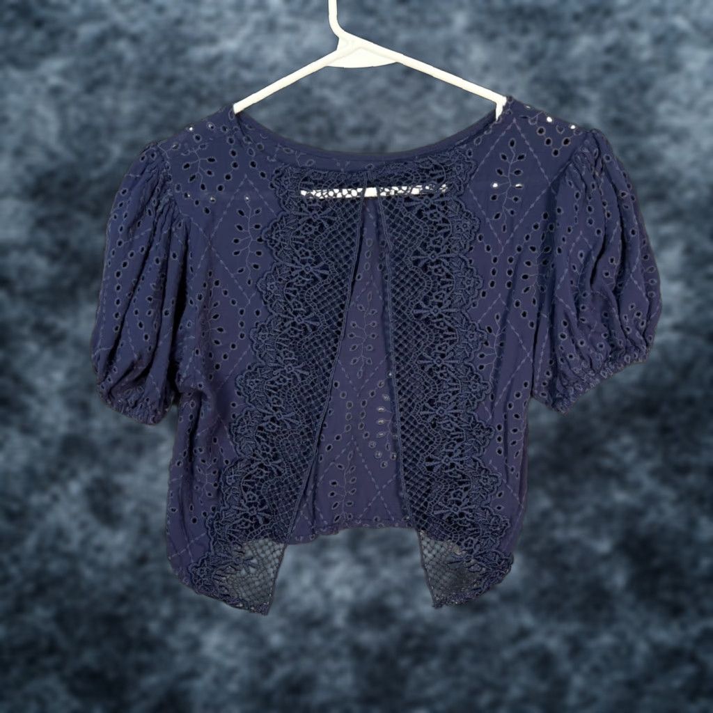 Vintage Womens Small Navy Blue Eyelet Lace Puff Sleeve Cropped Blouse Open Back Shirt Womens Size S / US 4 / IT 40 - 1 Thumbnail