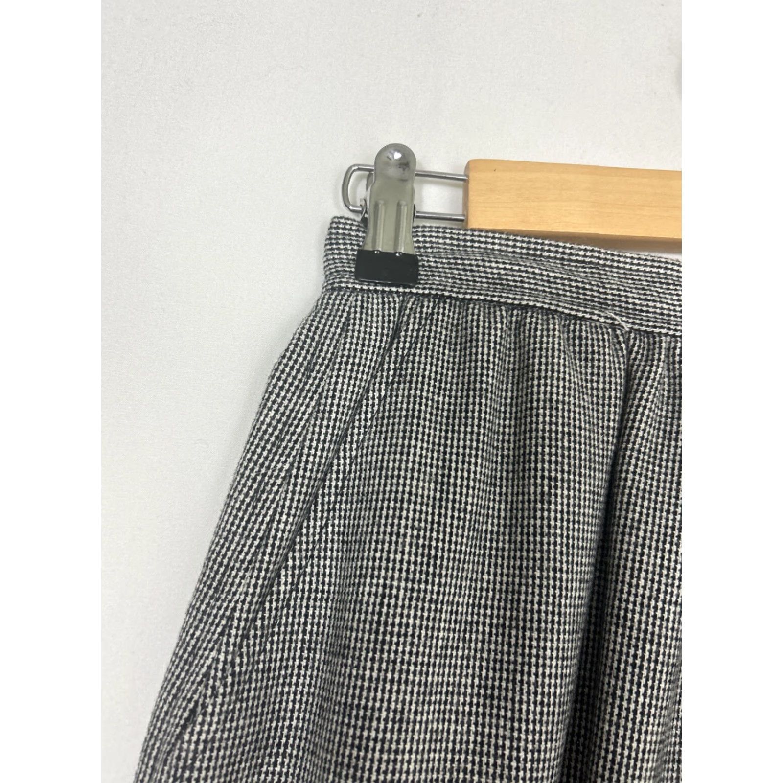Evan Picone VINTAGE Evan Picone Skirt Wool Black White Plaid Knee Length Womens Size 4 Size 27" / US 4 / IT 40 - 5 Thumbnail