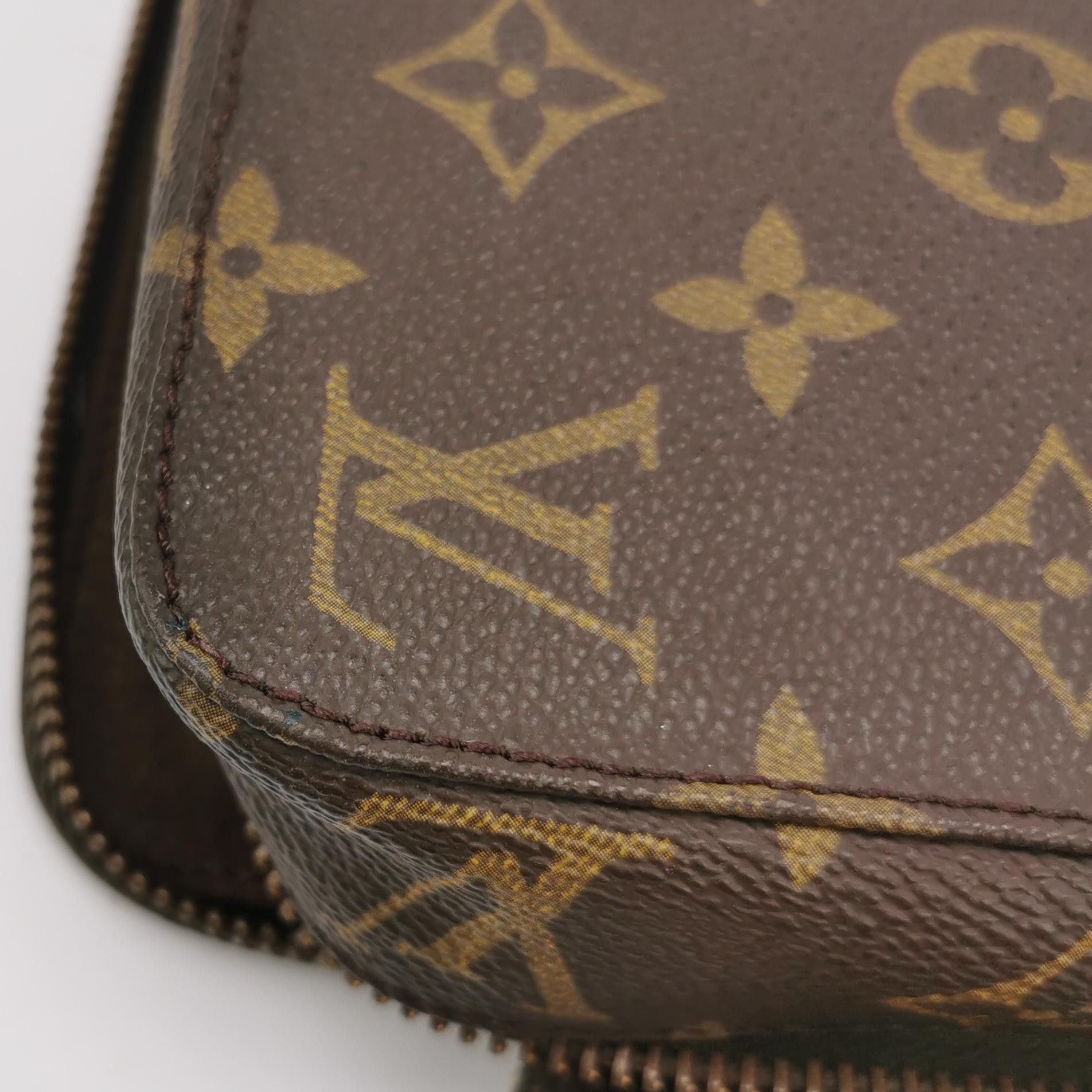 Louis Vuitton Louis Vuitton (LV) vintage jewelry box with monogram zipper Size ONE SIZE - 9 Thumbnail